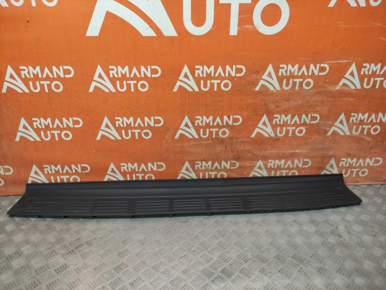 Накладка бампера верхняя Toyota Land Cruiser 2007-2021