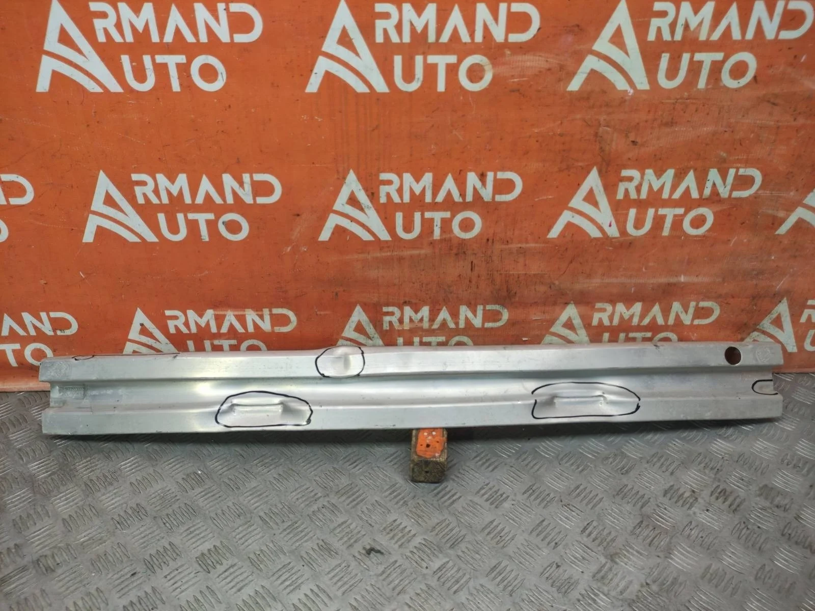 Усилитель бампера Porsche Macan 2014-2019 95b