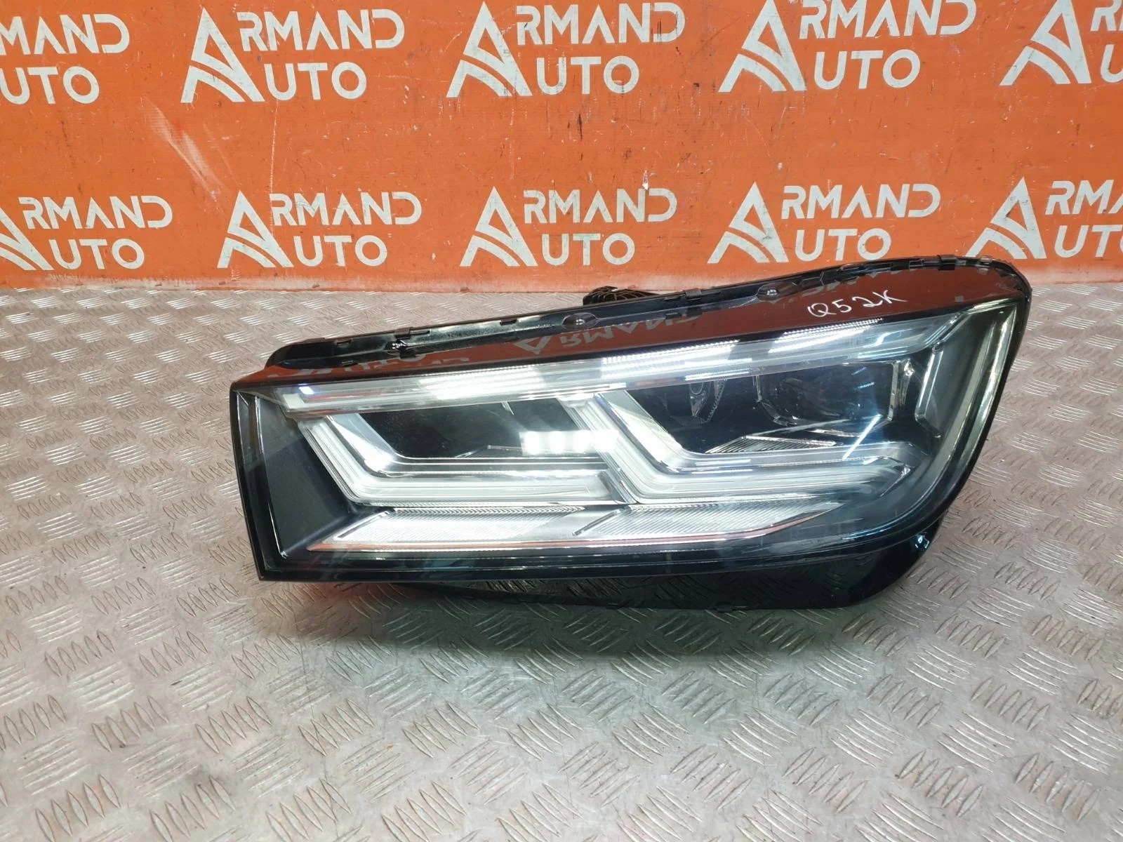 Фара Audi Q5 2017-2020 FY