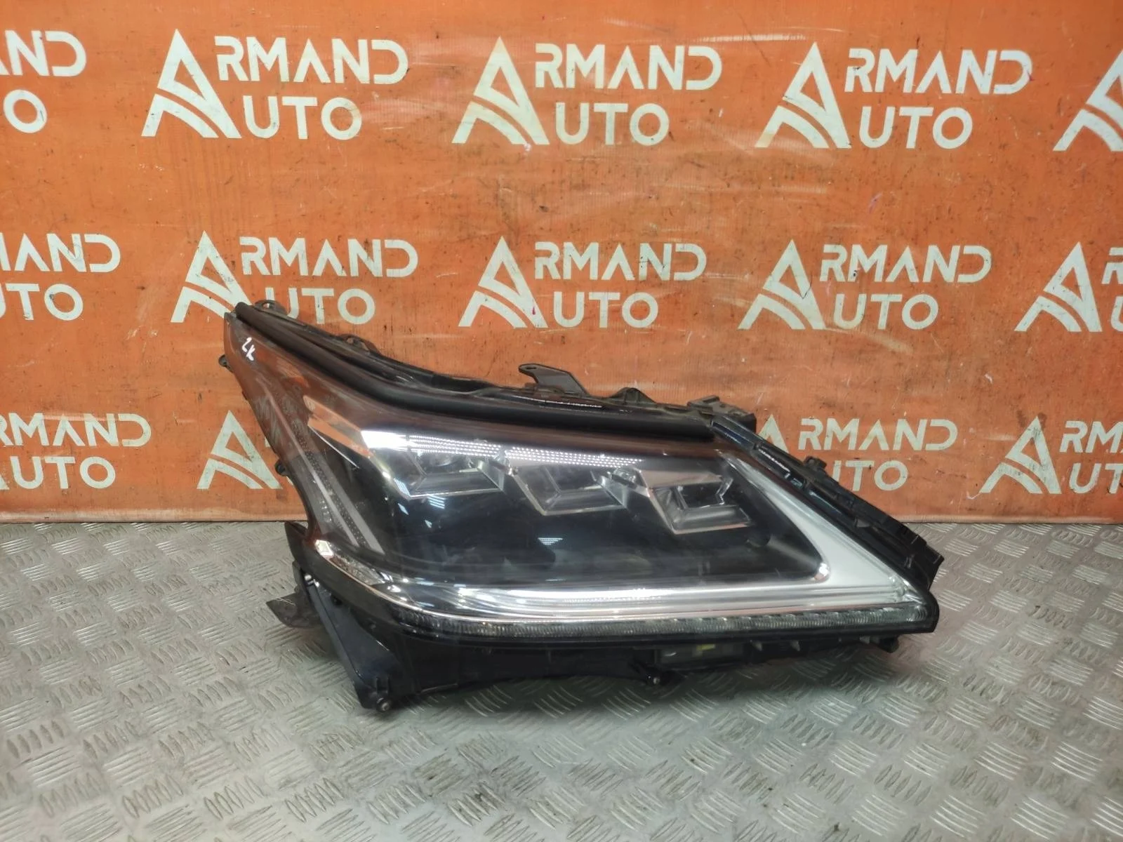 Фара Lexus LX 2015-2023 URJ200