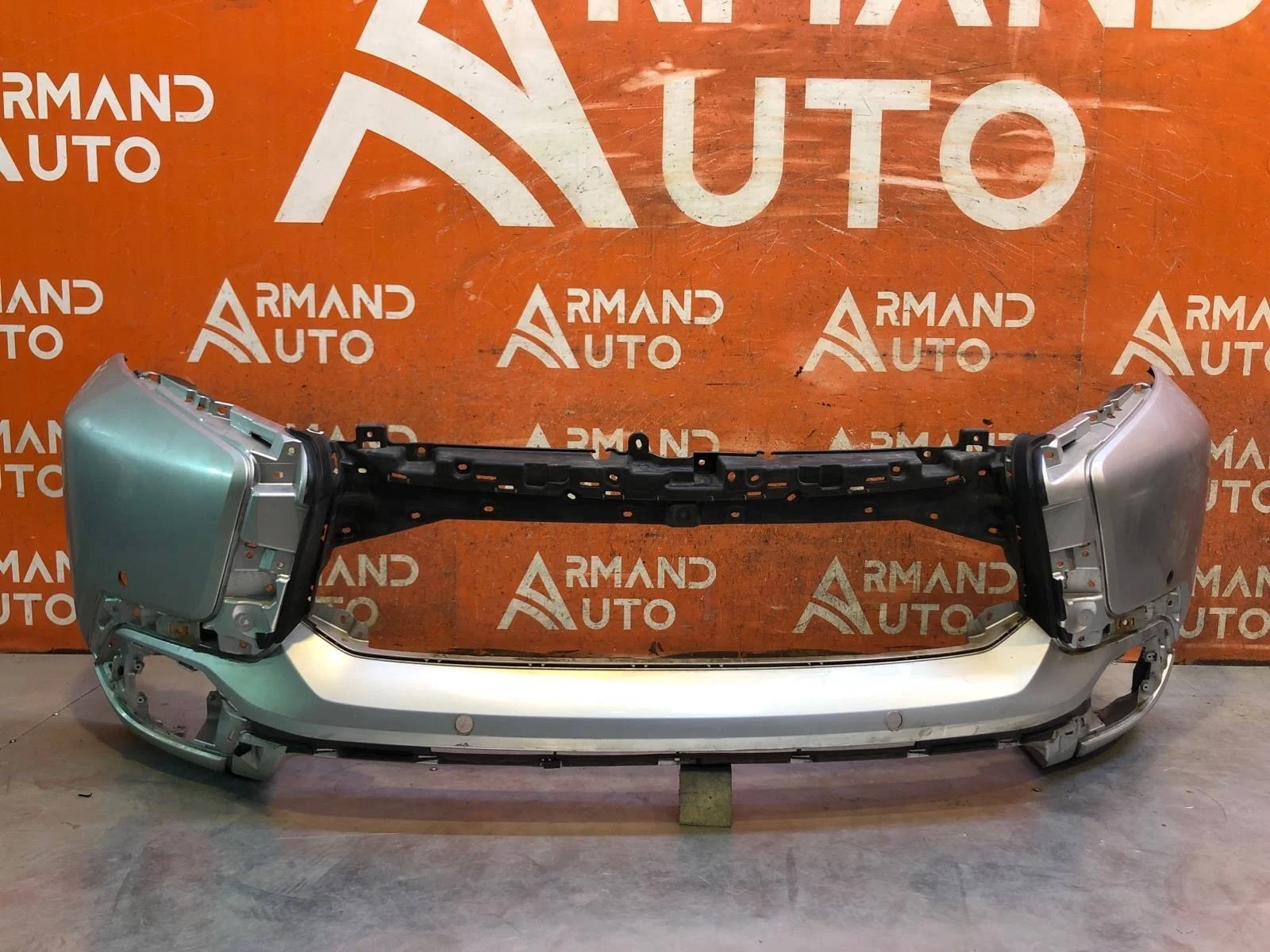 Бампер Mitsubishi Pajero Sport 2015-2021 3