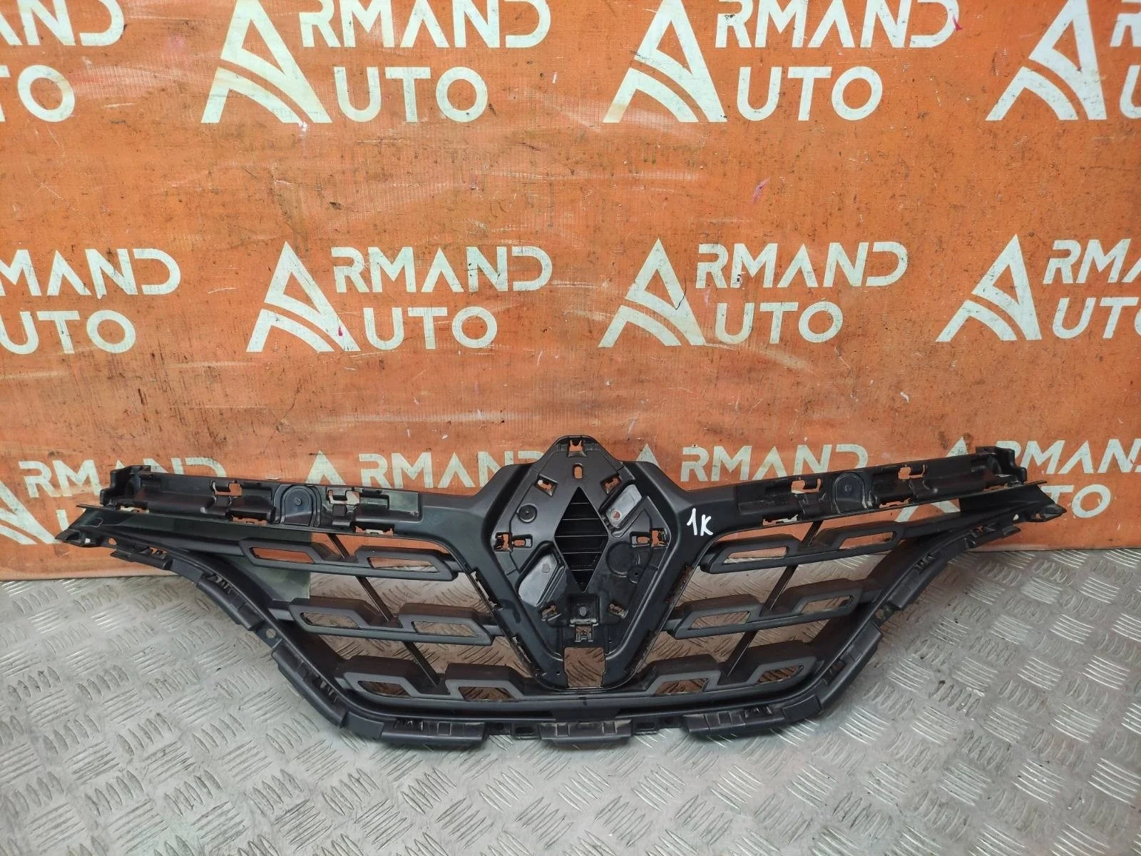 Решетка радиатора Renault Kaptur 2020-2022 1