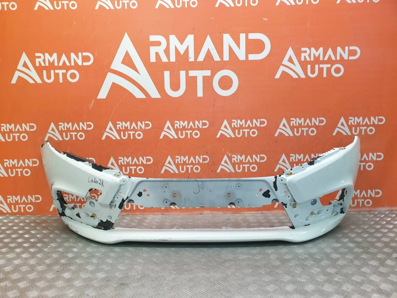 Бампер Lada Vesta 2015-нв