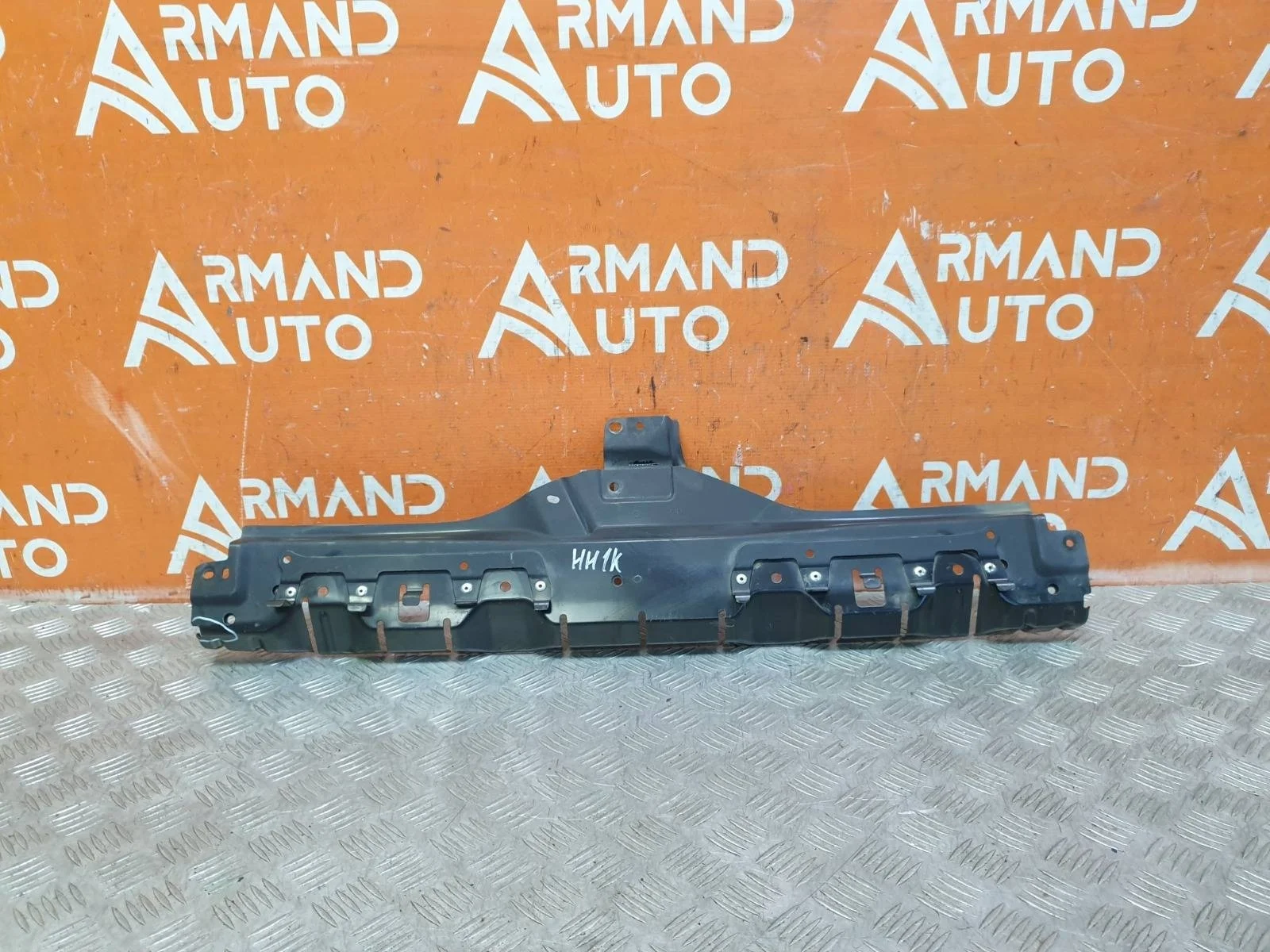 Панель передняя (суппорт радиатора) верхняя Toyota Land Cruiser Prado 2017-нв 150