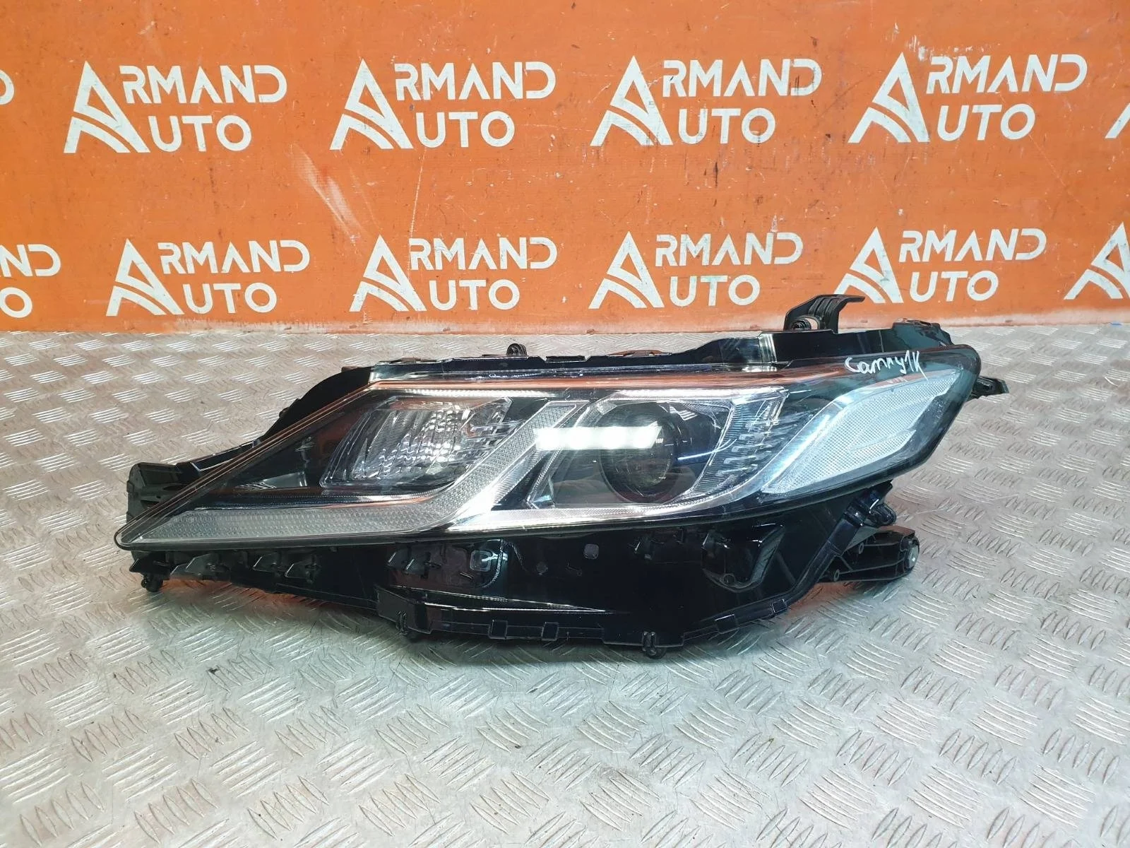 Фара Toyota Camry 2017-2021 8 XV70