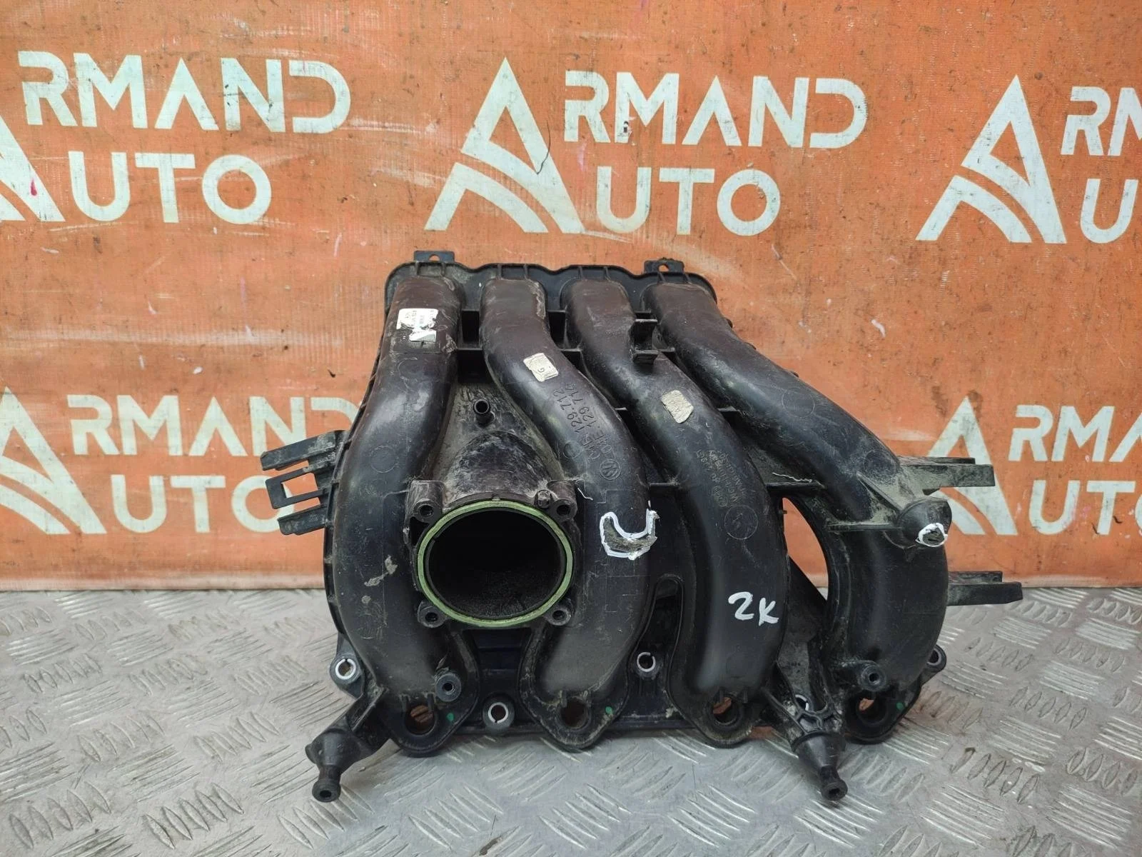 Коллектор впускной Skoda Octavia 2013-2020 A7 (5E)