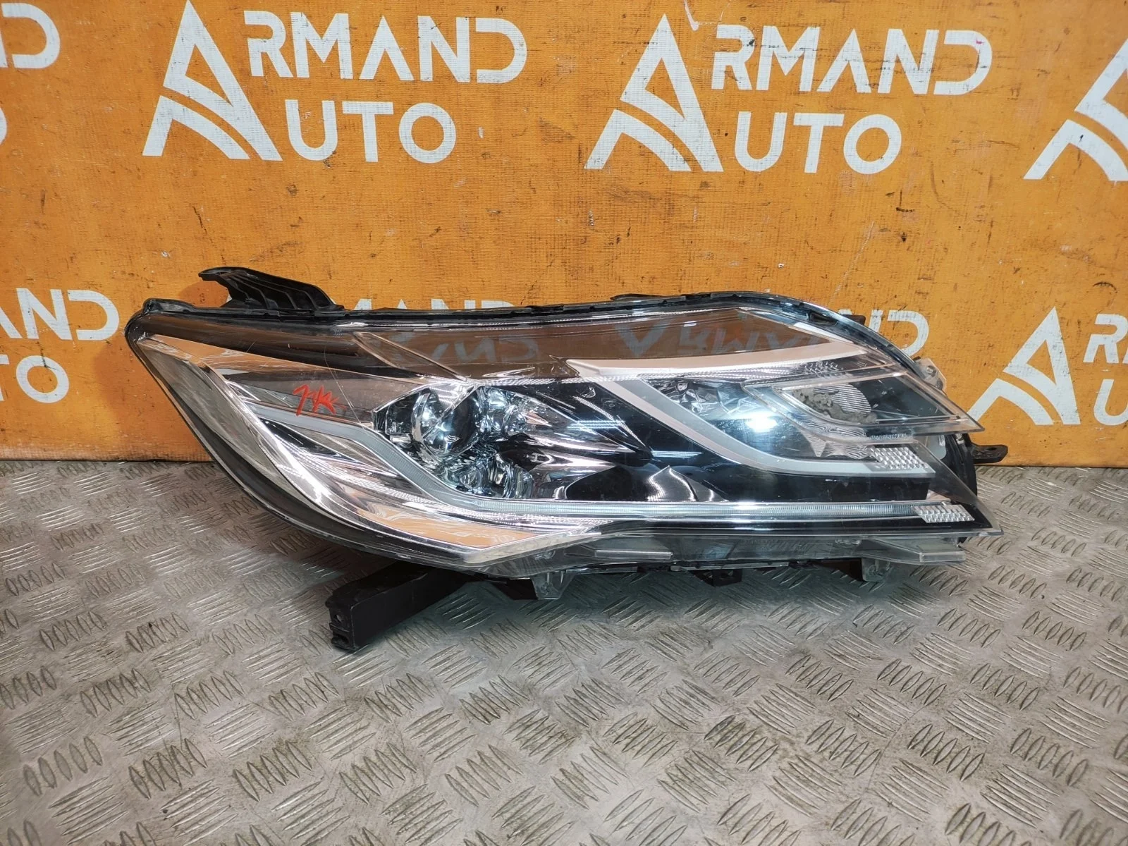Фара Mitsubishi Pajero Sport 2015-2021 3