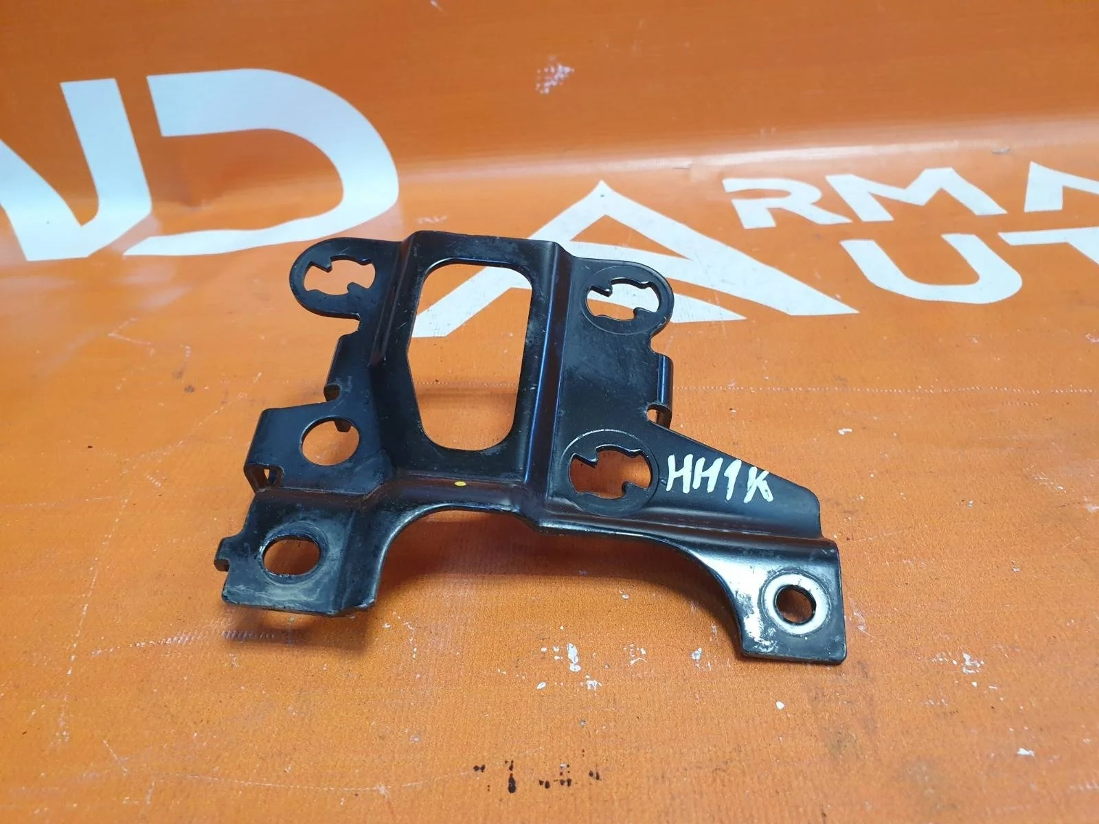 Кронштейн датчика круиз контроля MItsubishi Pajero Sport 2015-2021 3