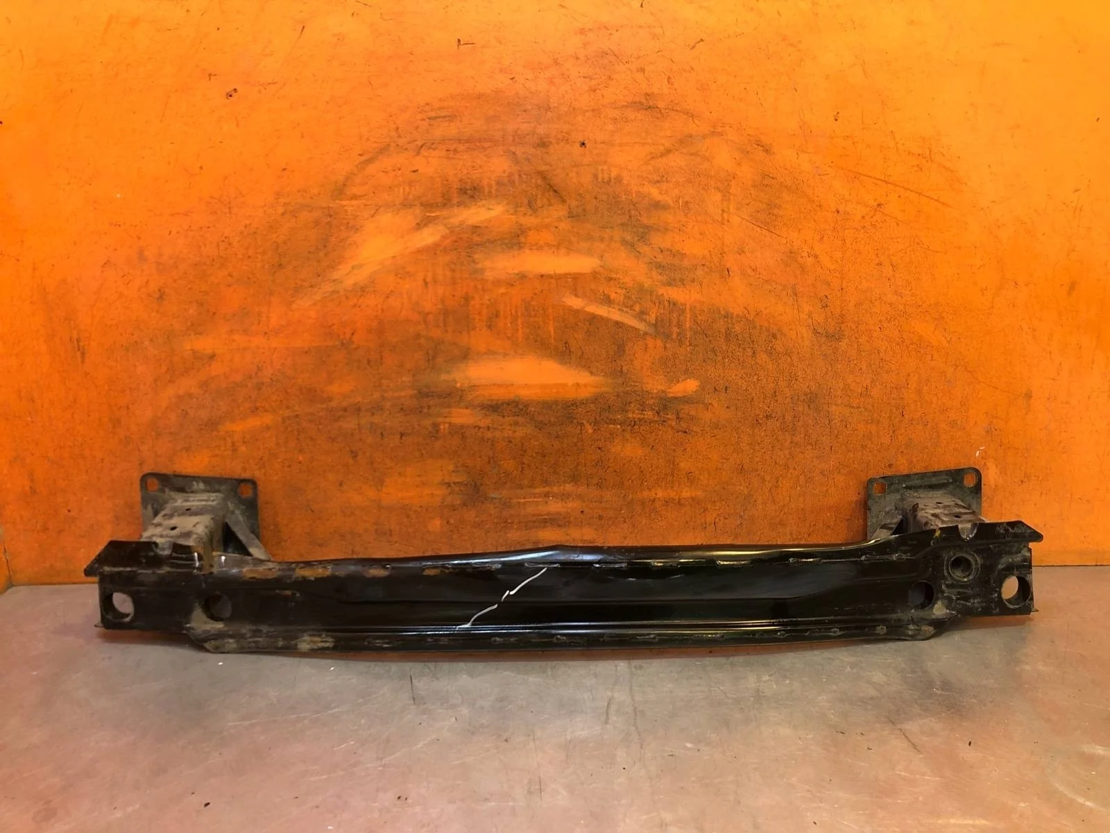 Усилитель бампера Audi Q5 2017-нв FY