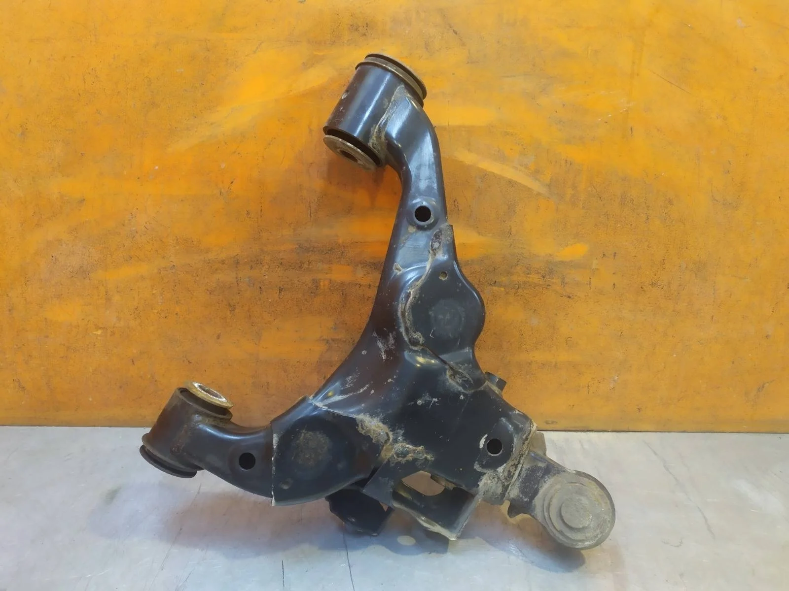 Рычаг подвески нижний Lexus LX 2007-2023 URJ200