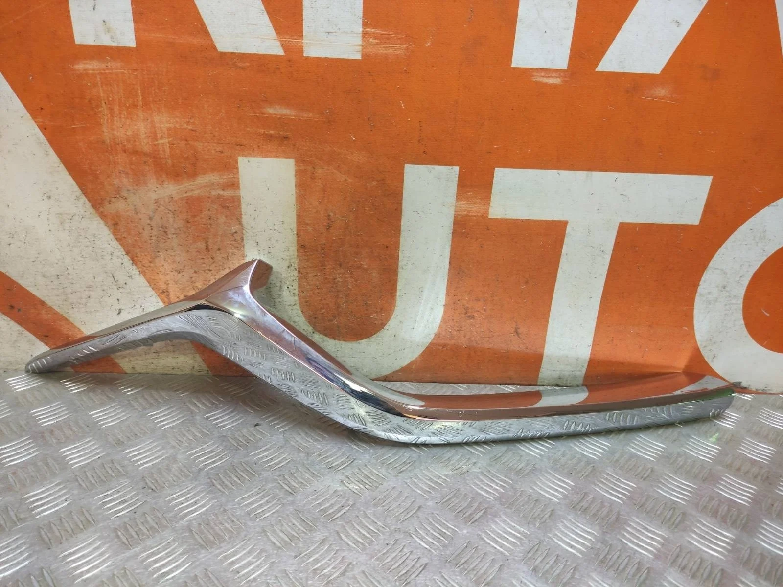 Накладка решетки радиатора MAZDA CX-5 2017-нв