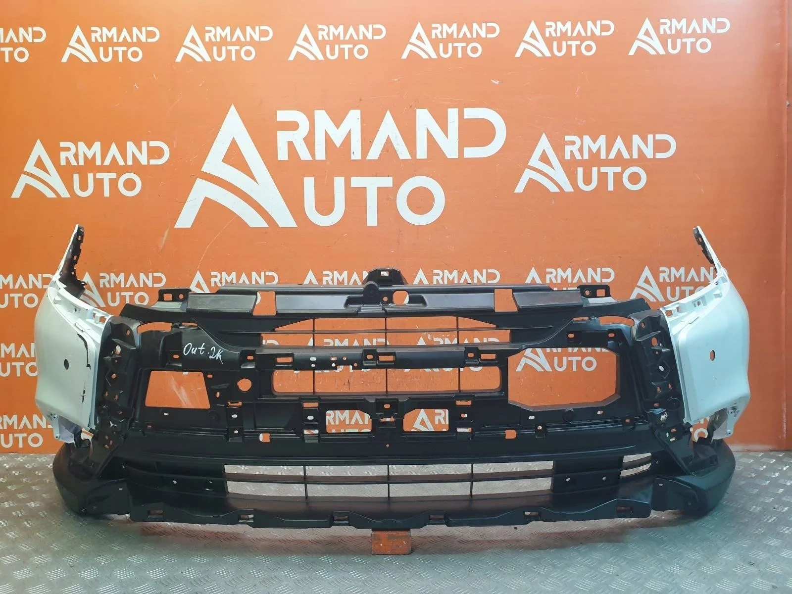 Бампер Mitsubishi Outlander 2018-нв 3