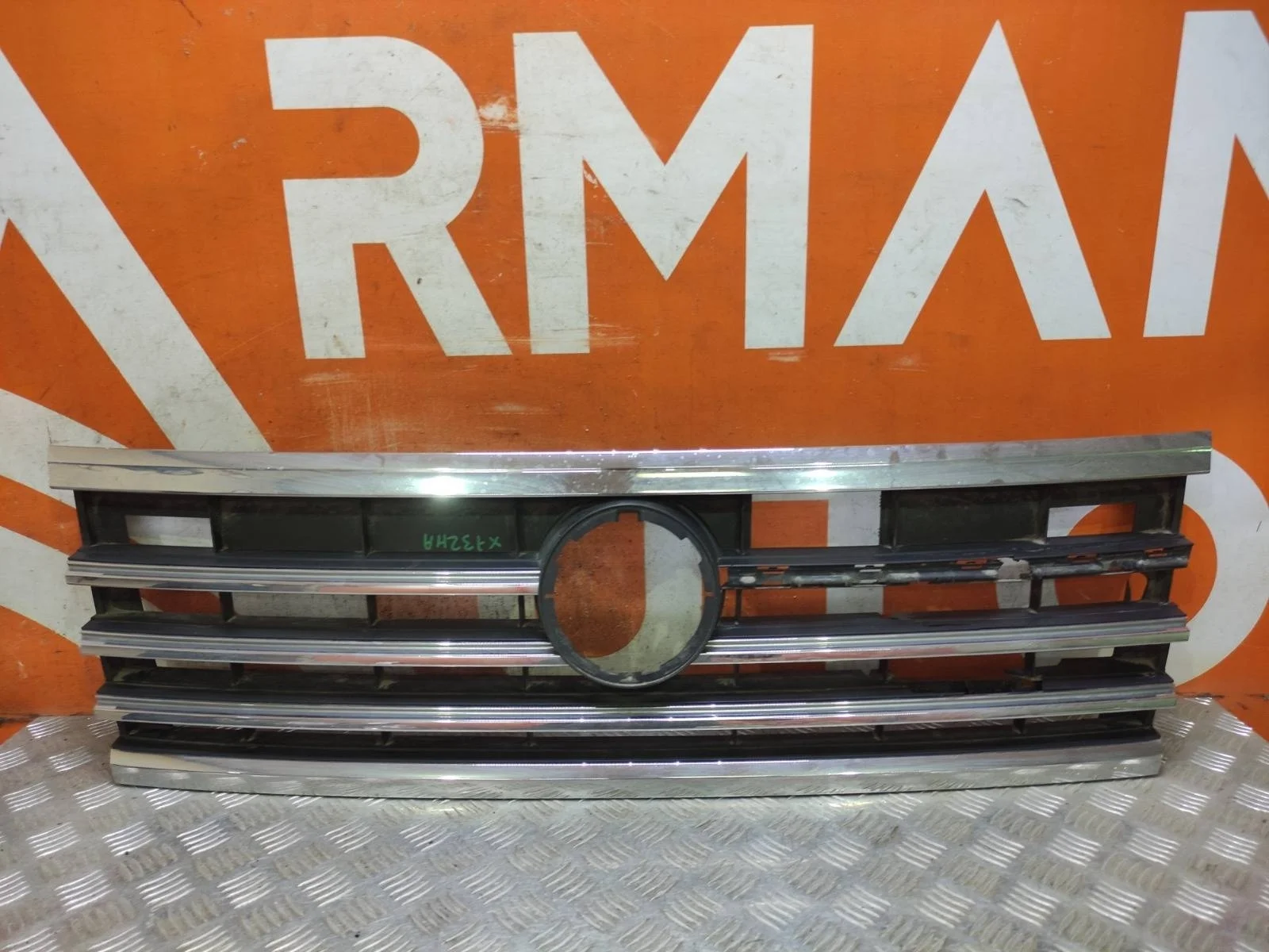 Решетка радиатора Volkswagen Touareg 2018-нв 3