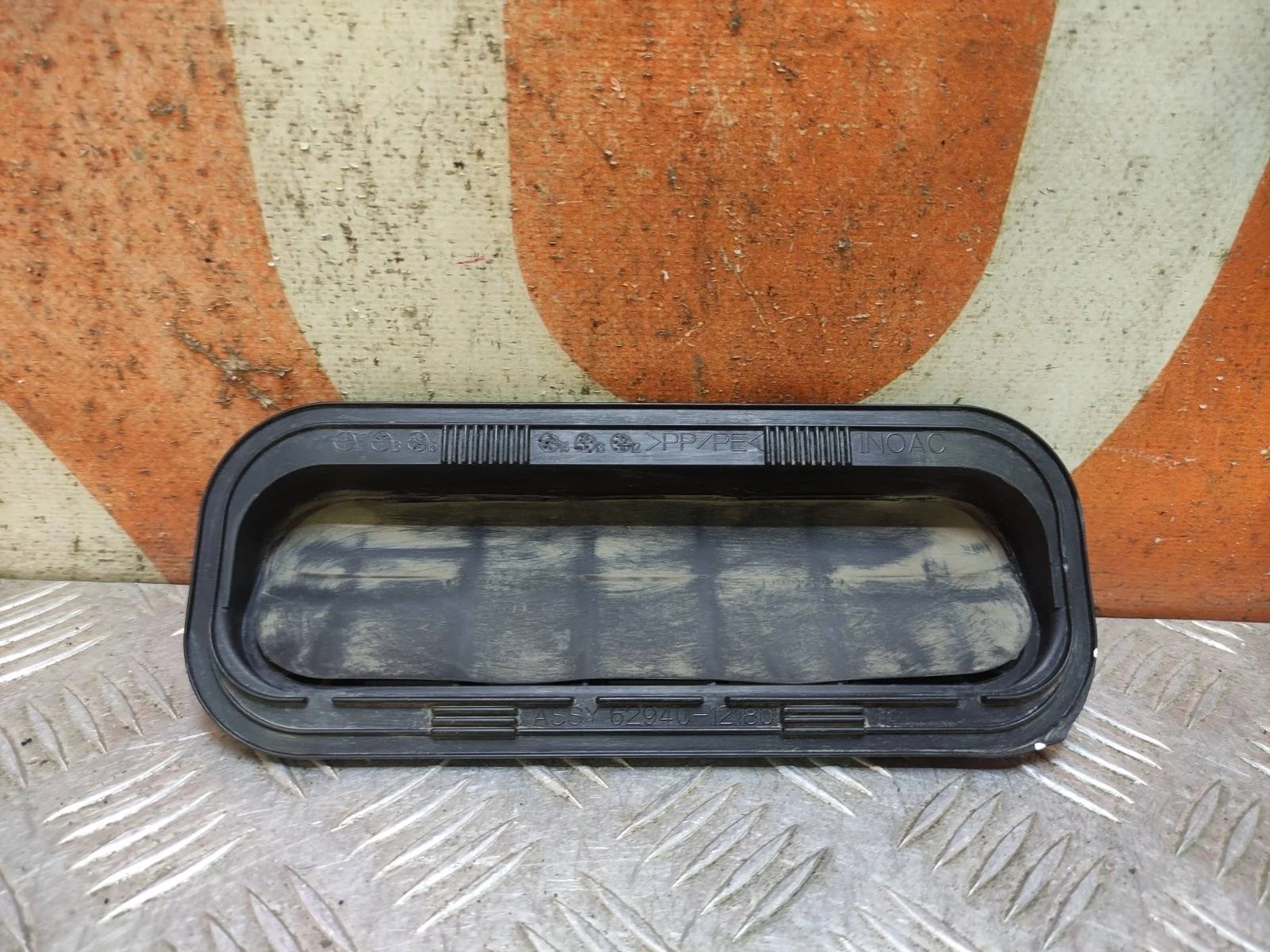 Панель вентиляционного клапана Toyota RAV4 2012-2019 CA40