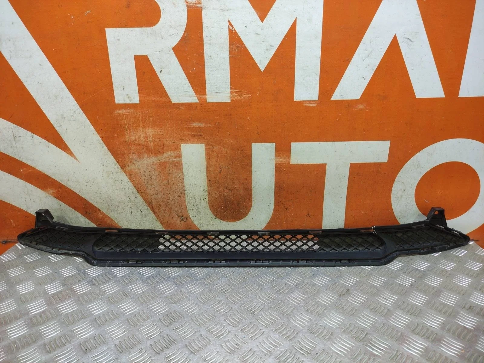 Решетка бампера Hyundai Solaris 2020-нв