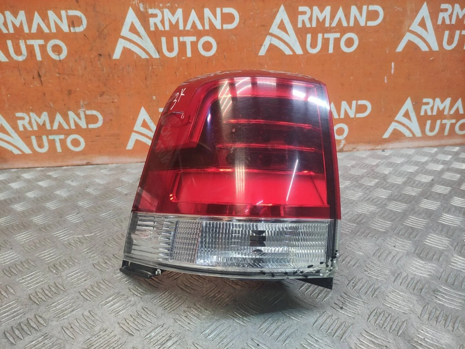 Фонарь внешний Toyota Land Cruiser 2015-2021 200