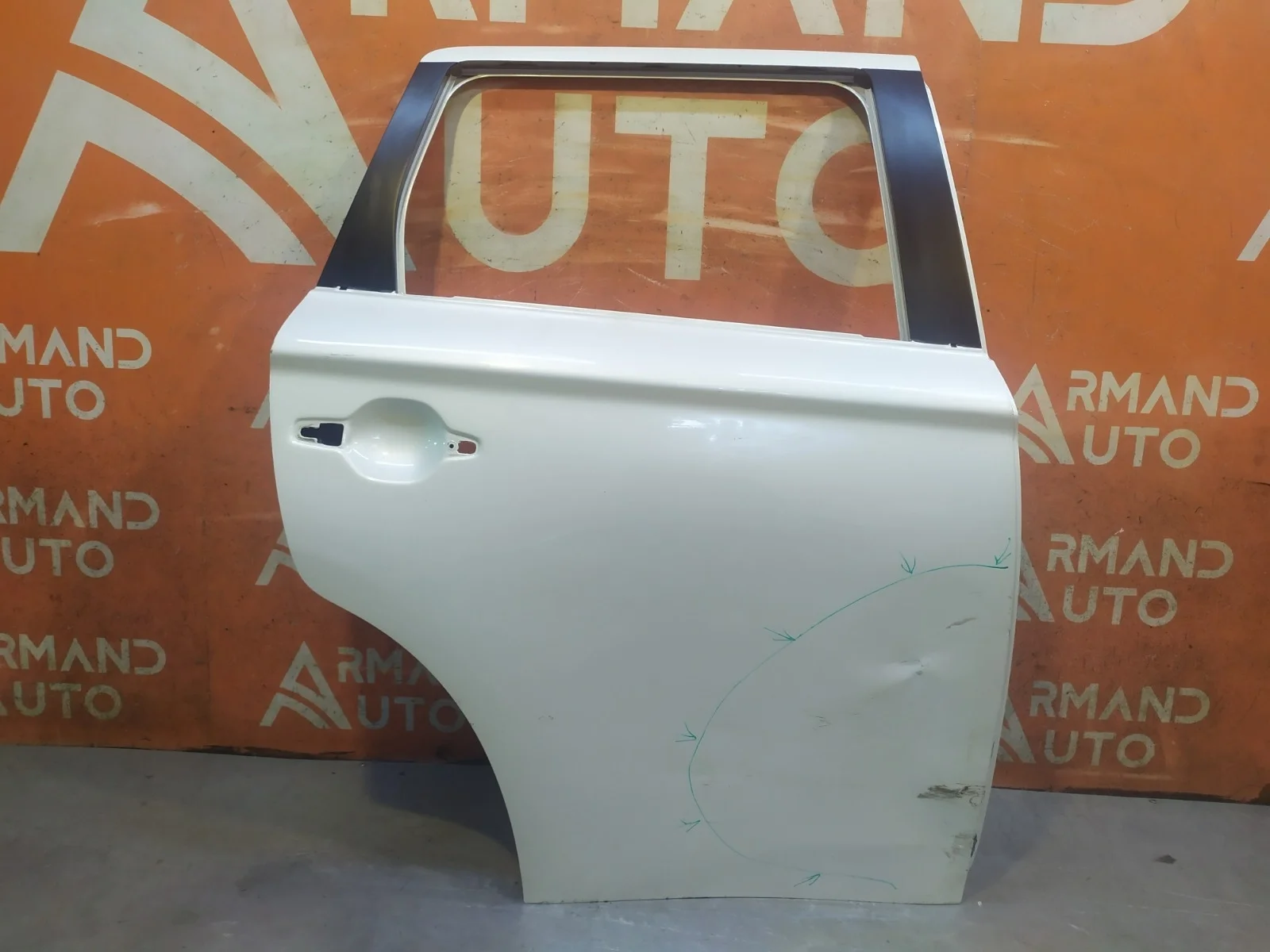 Дверь Mitsubishi Outlander 2012-2015 3