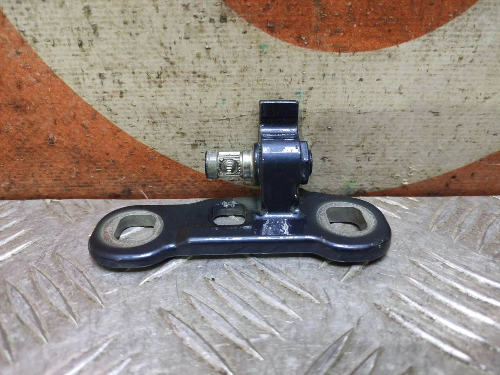 Петля двери нижняя Volvo XC60 2017-нв