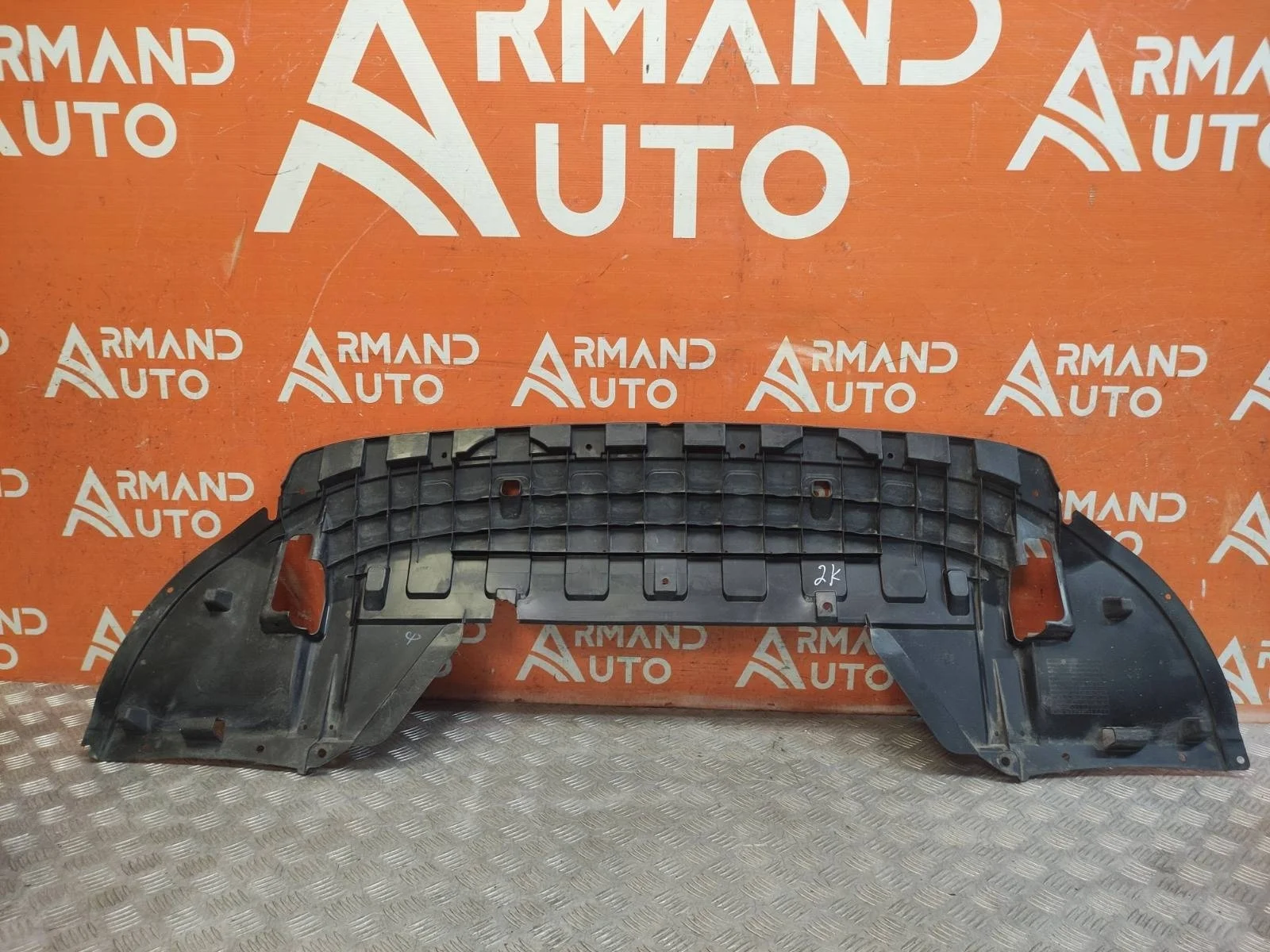 Пыльник бампера Mitsubishi Outlander 2012-нв 3