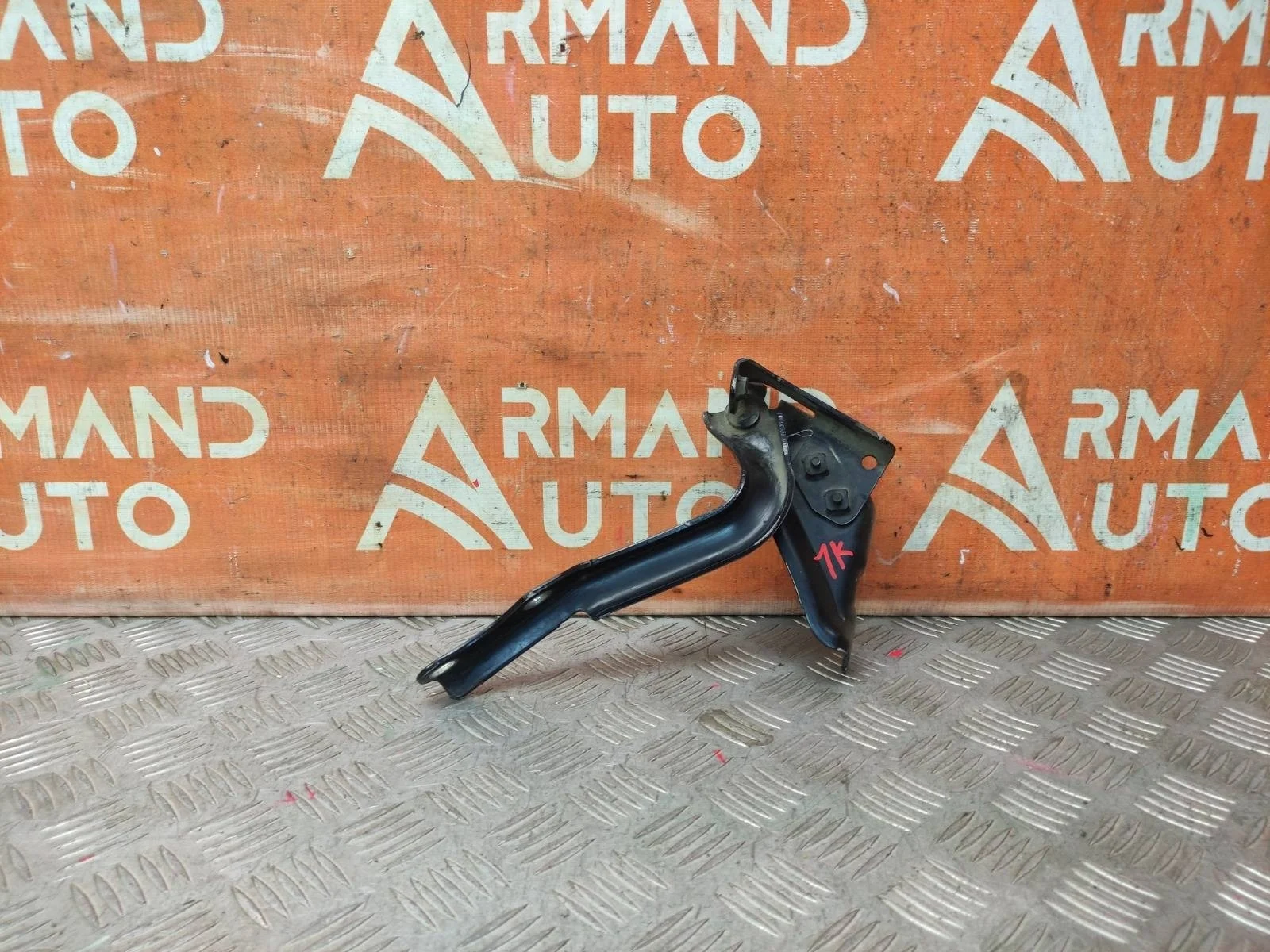 Петля капота Toyota Land Cruiser 2007-2015