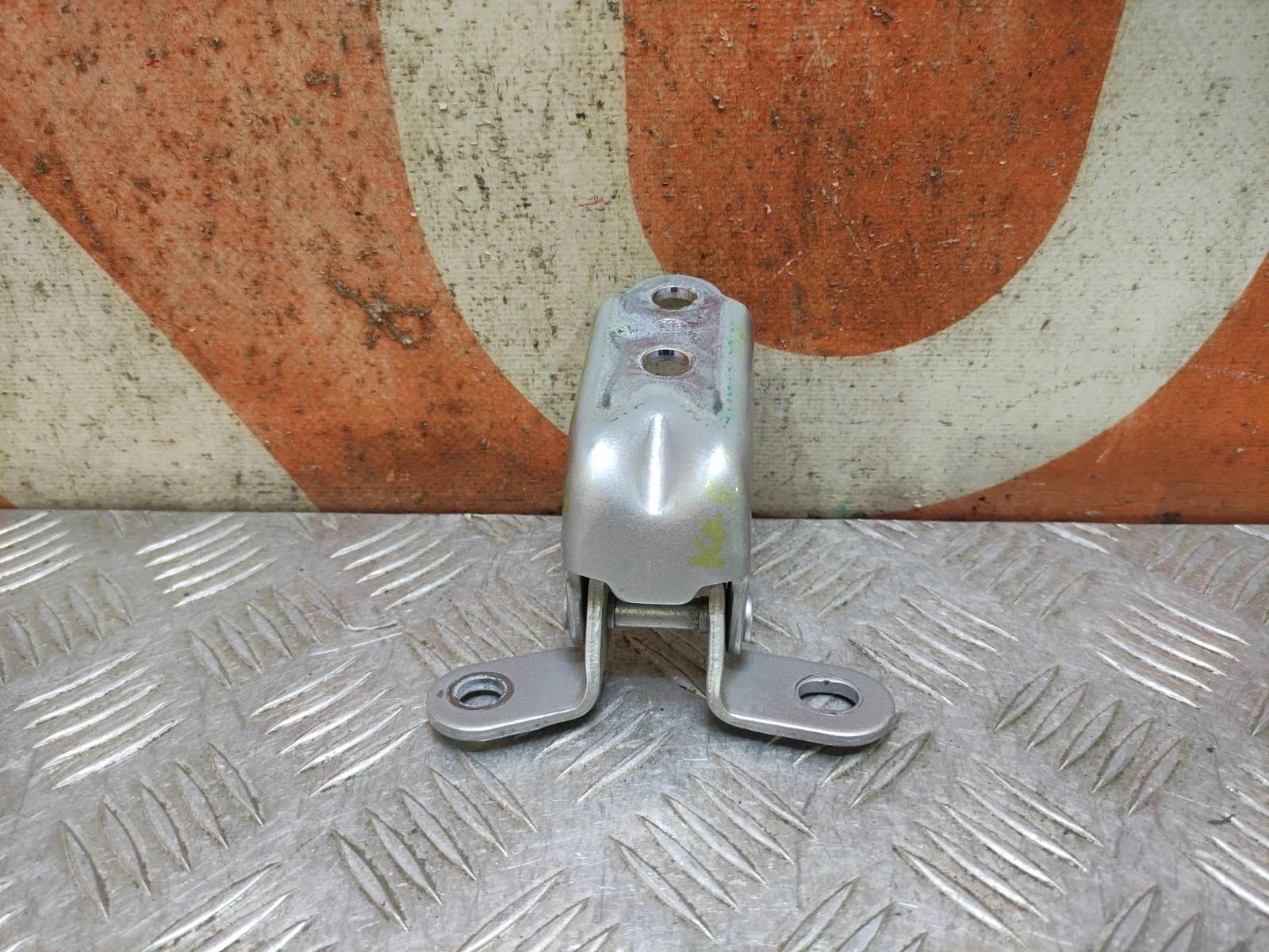 Петля двери нижняя KIA Rio 2017-нв 4 FB