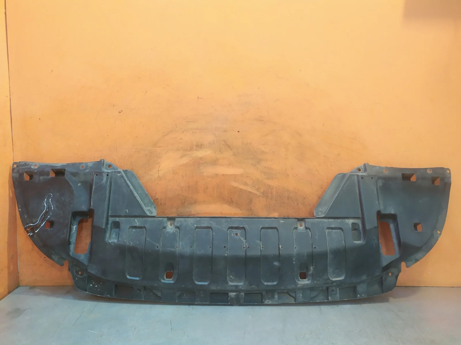 Пыльник бампера Mitsubishi OUTLANDER 2012-нв 3