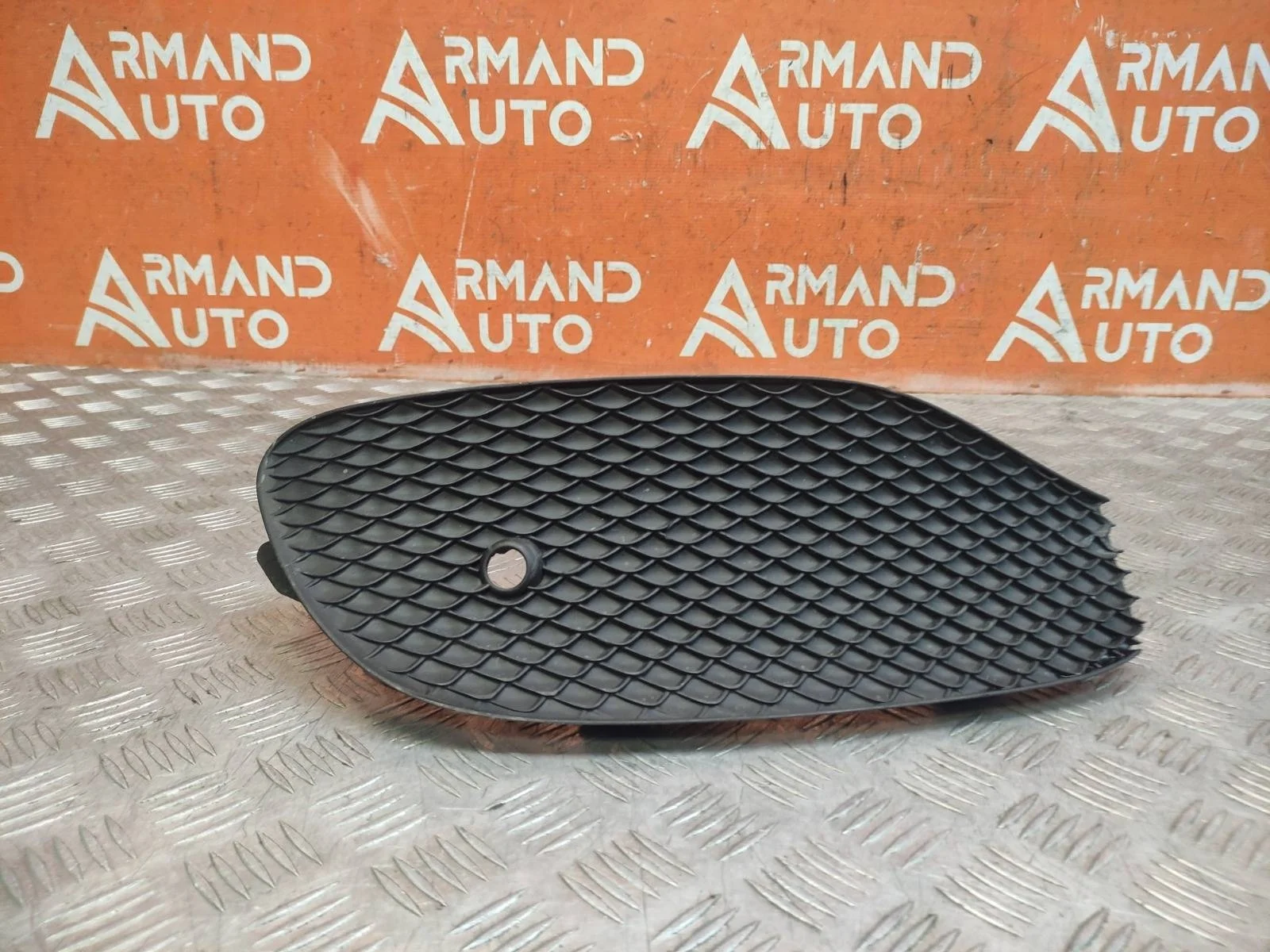 Решетка бампера Mercedes -Class 2016-нв W213