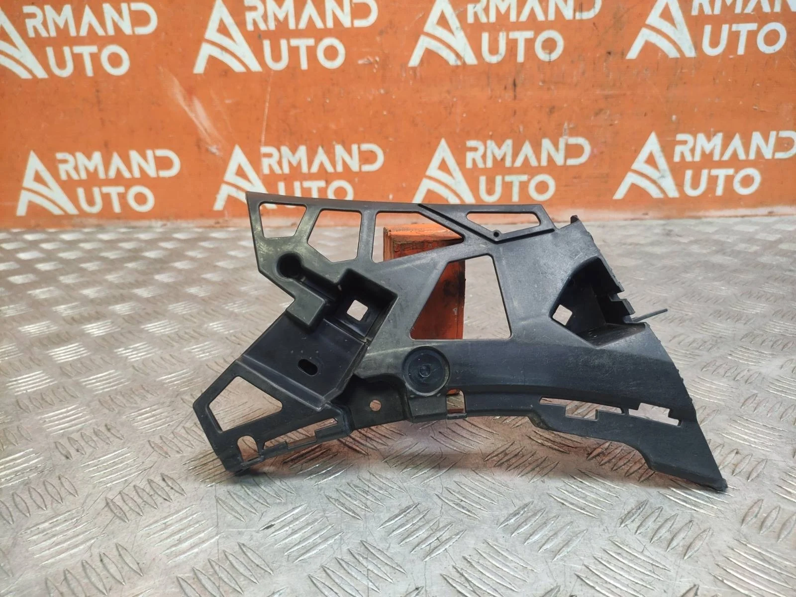 Кронштейн фары Mercedes GLE-Class Coupe 2015-2019 C292