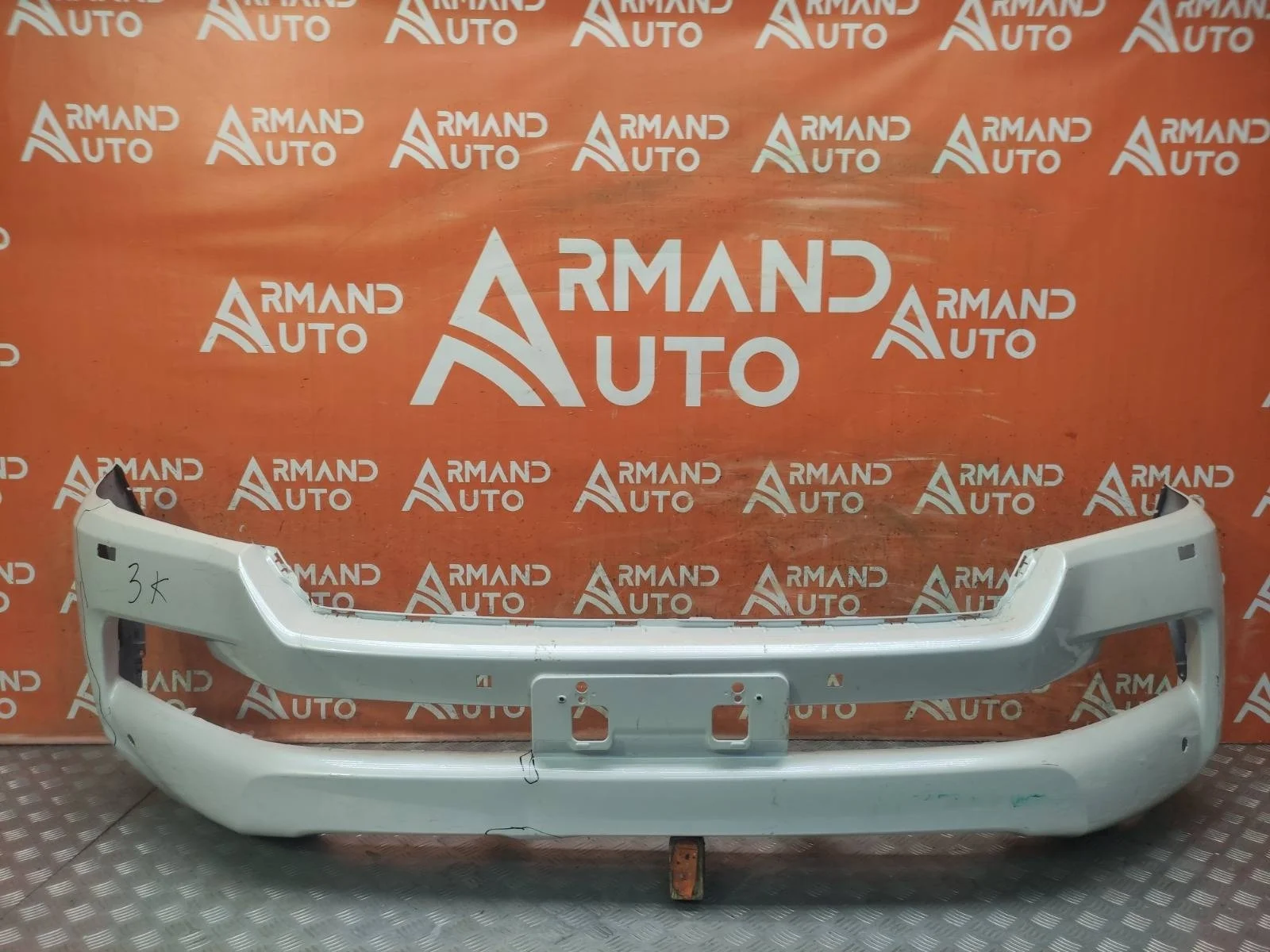 Бампер TOYOTA Land Cruiser 2015-2021 200