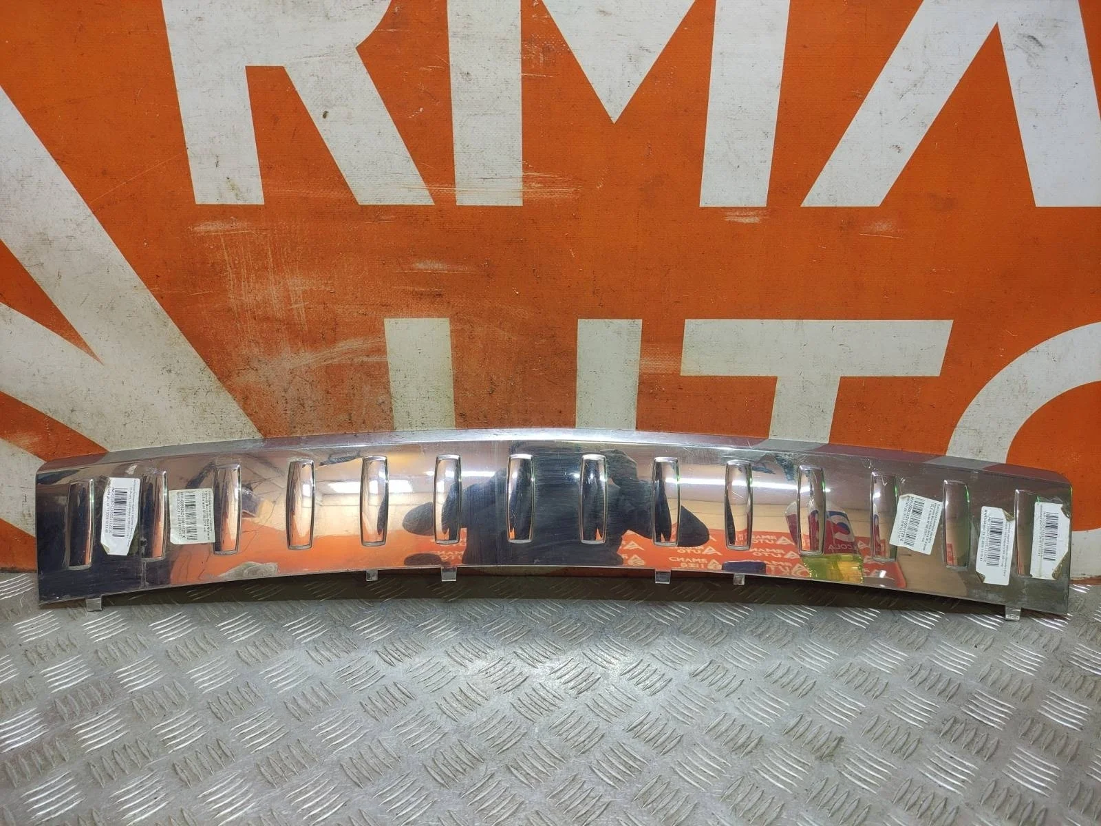 Накладка бампера верхняя Mercedes ML GLE-Class 2015-2018 W166