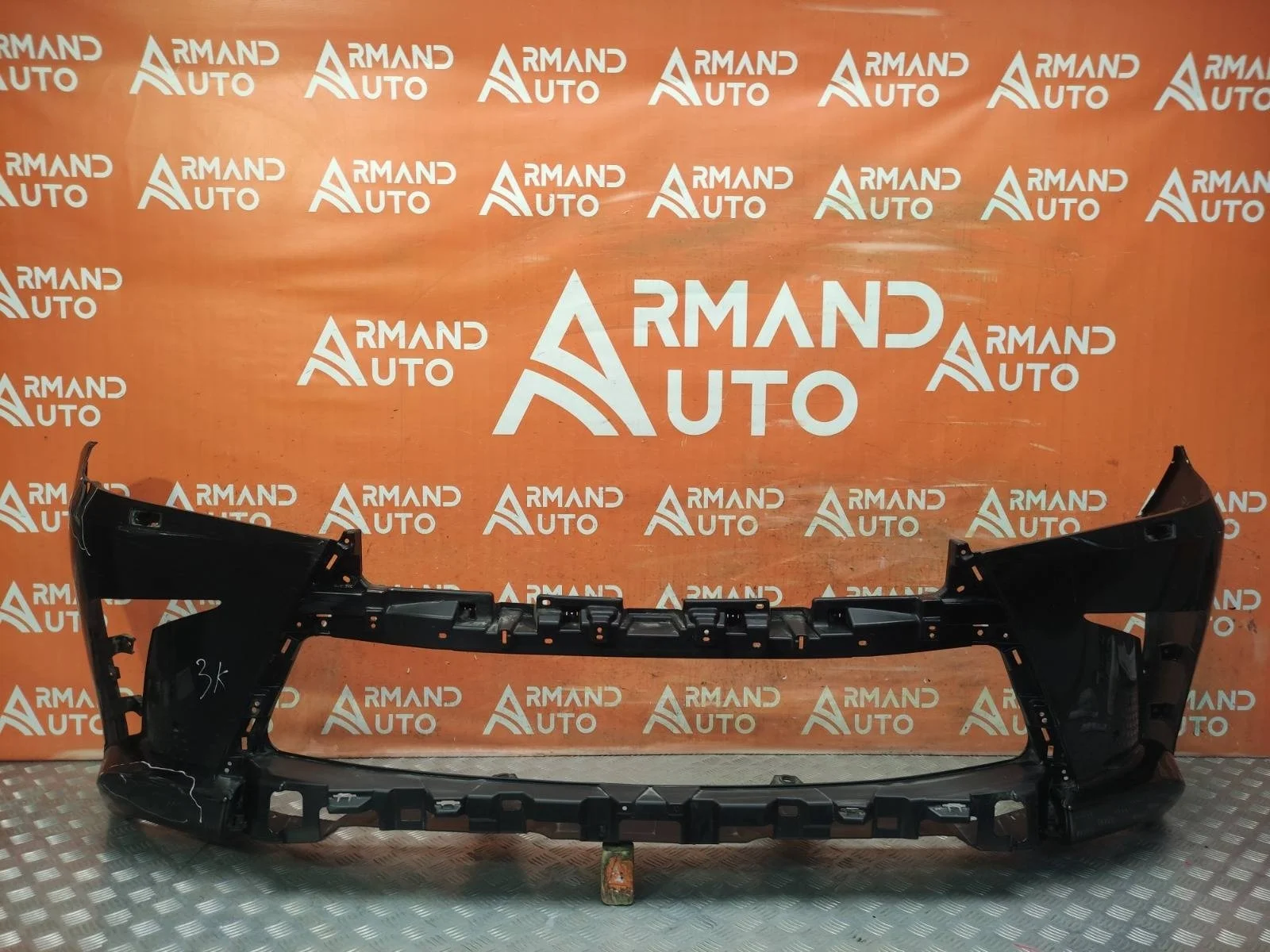 Бампер Lexus LX 2015-2023 URJ200