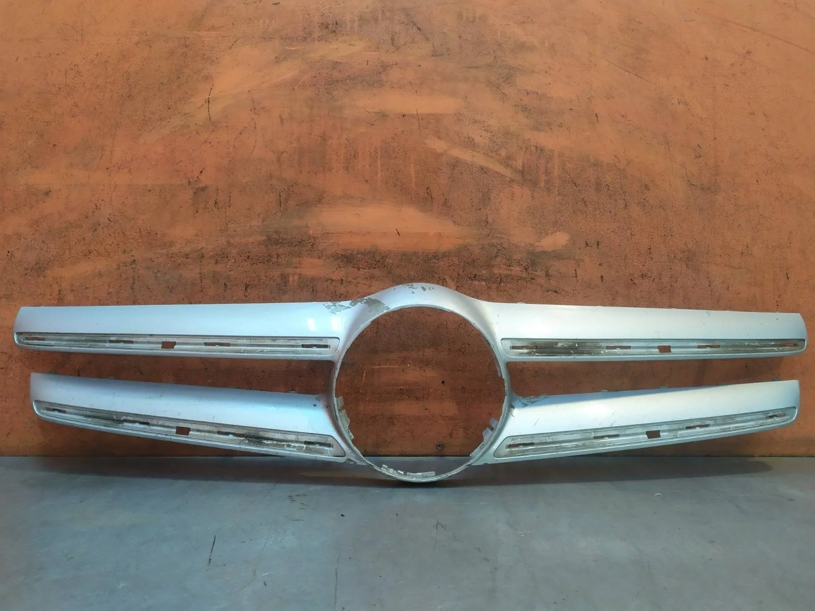 Накладка решетки радиатора Mercedes GLA-Class 2013-2017 X156