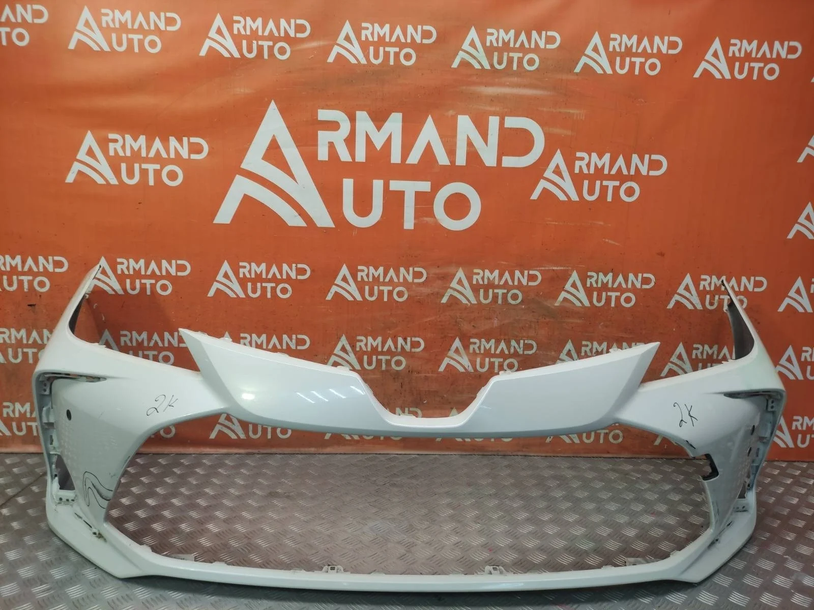 Бампер TOYOTA Corolla 2018-нв 12 E210