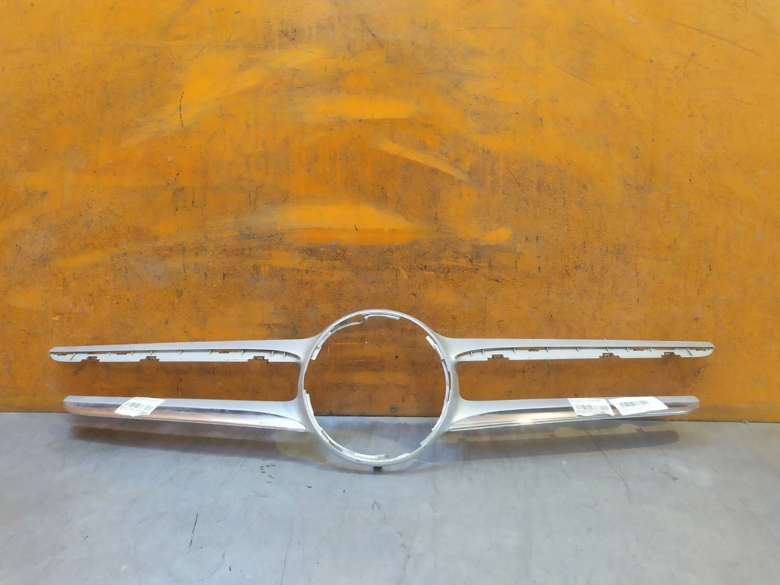 Накладка решетки радиатора Mercedes -Class 2014-2018 W205