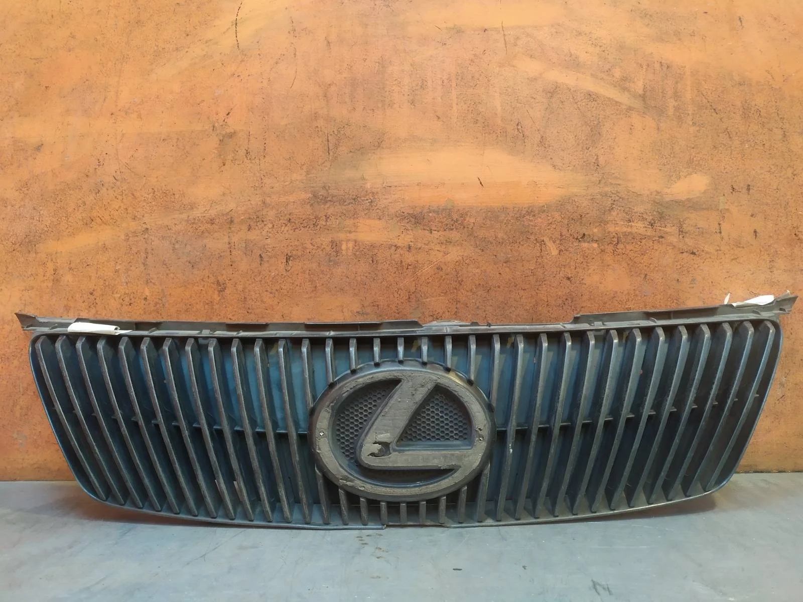 Решетка радиатора Lexus IS 2005-2008