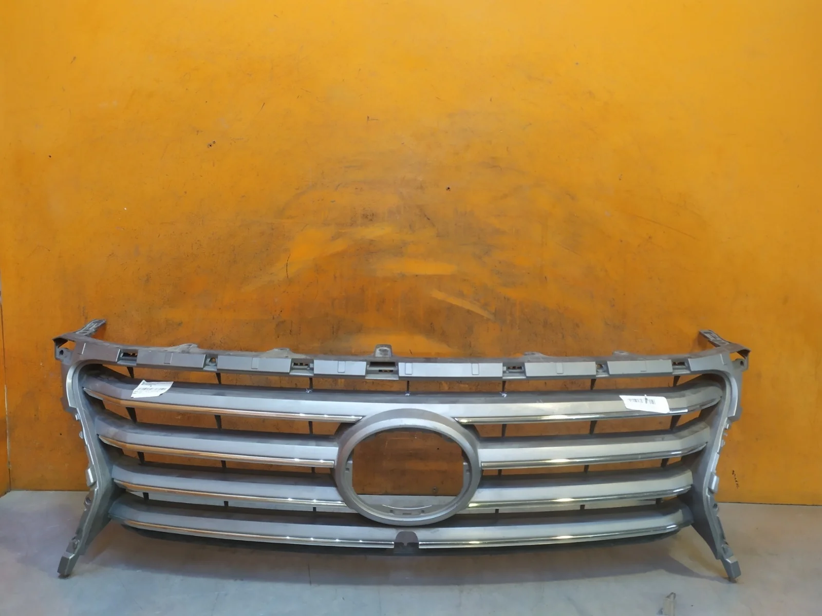 Решетка радиатора LEXUS LX 2012-2015 3 URJ200