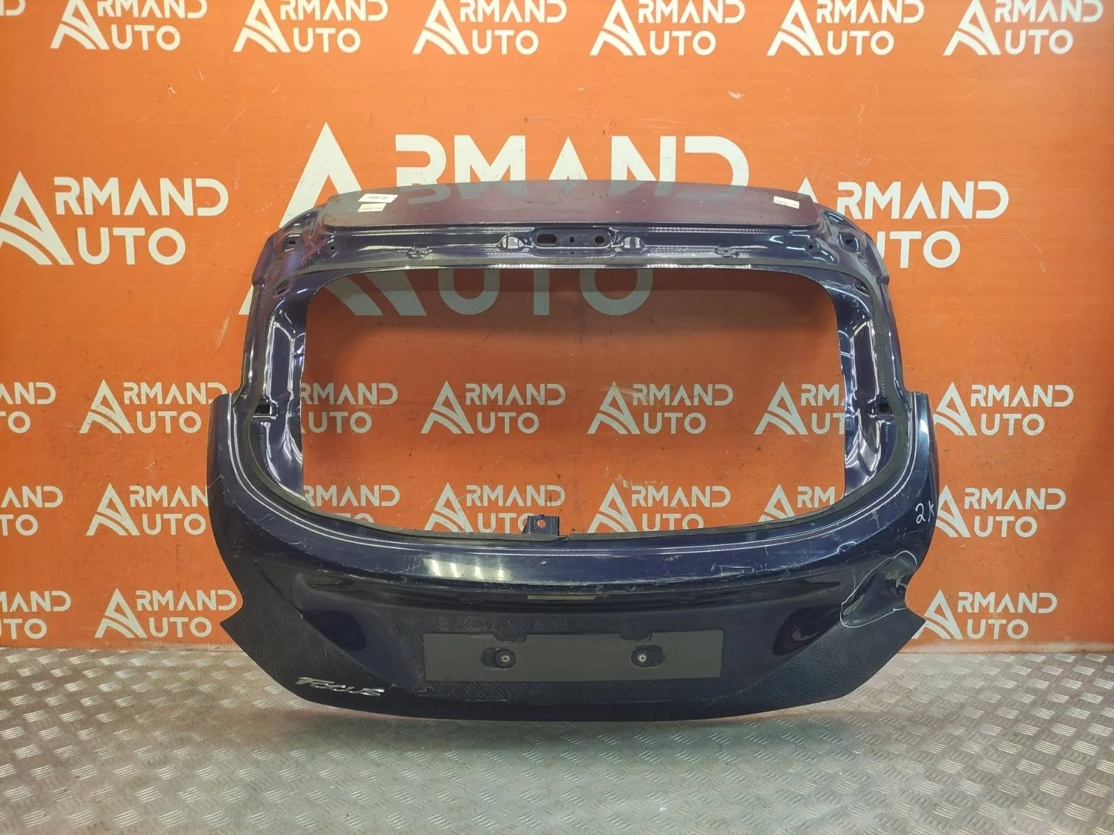 Дверь багажника FORD Focus 2011-2015 3
