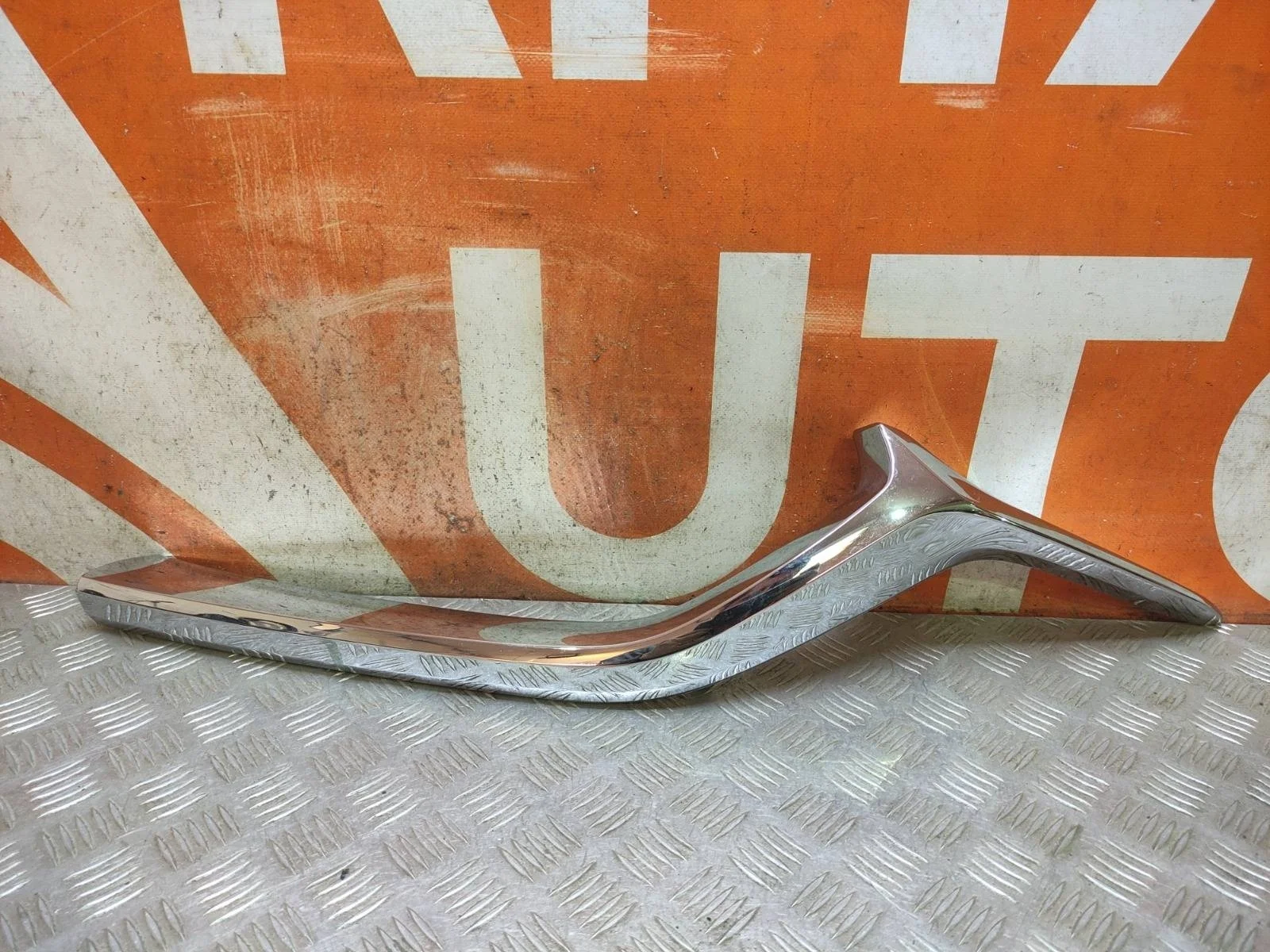 Накладка решетки радиатора Mazda CX-5 2017-нв