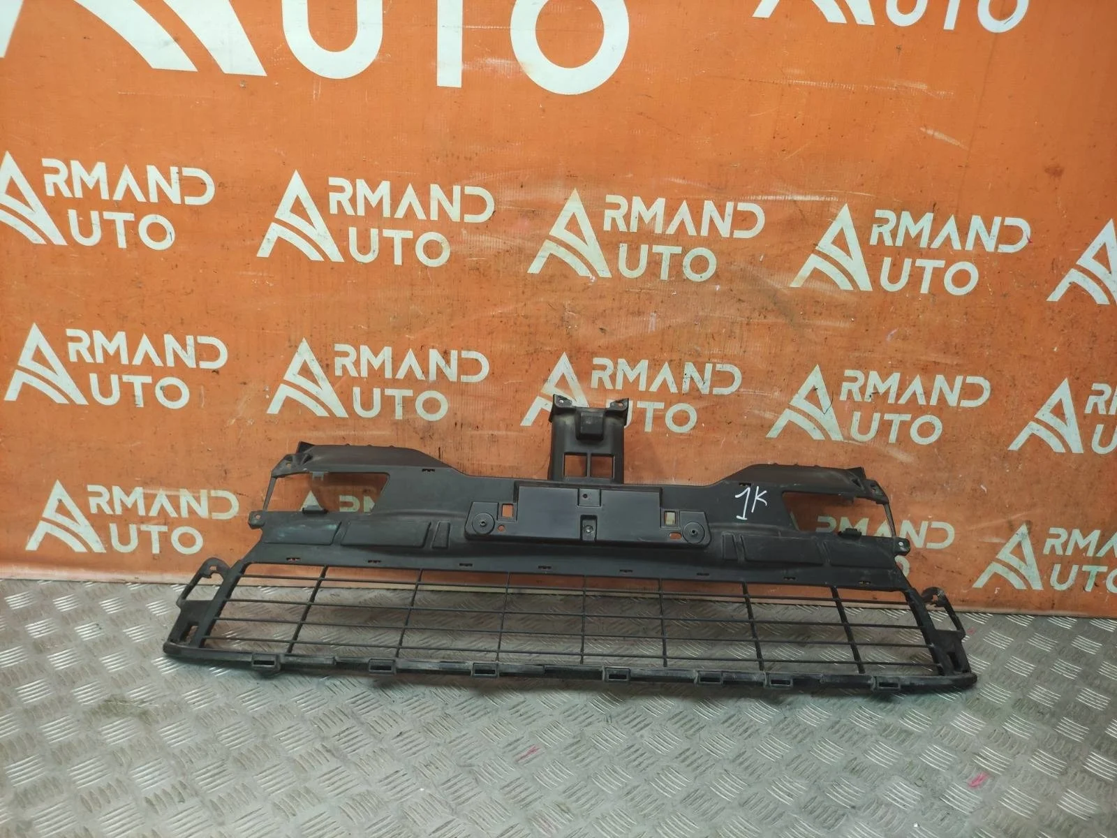 Кронштейн решетки радиатора Lexus NX 2017-2021