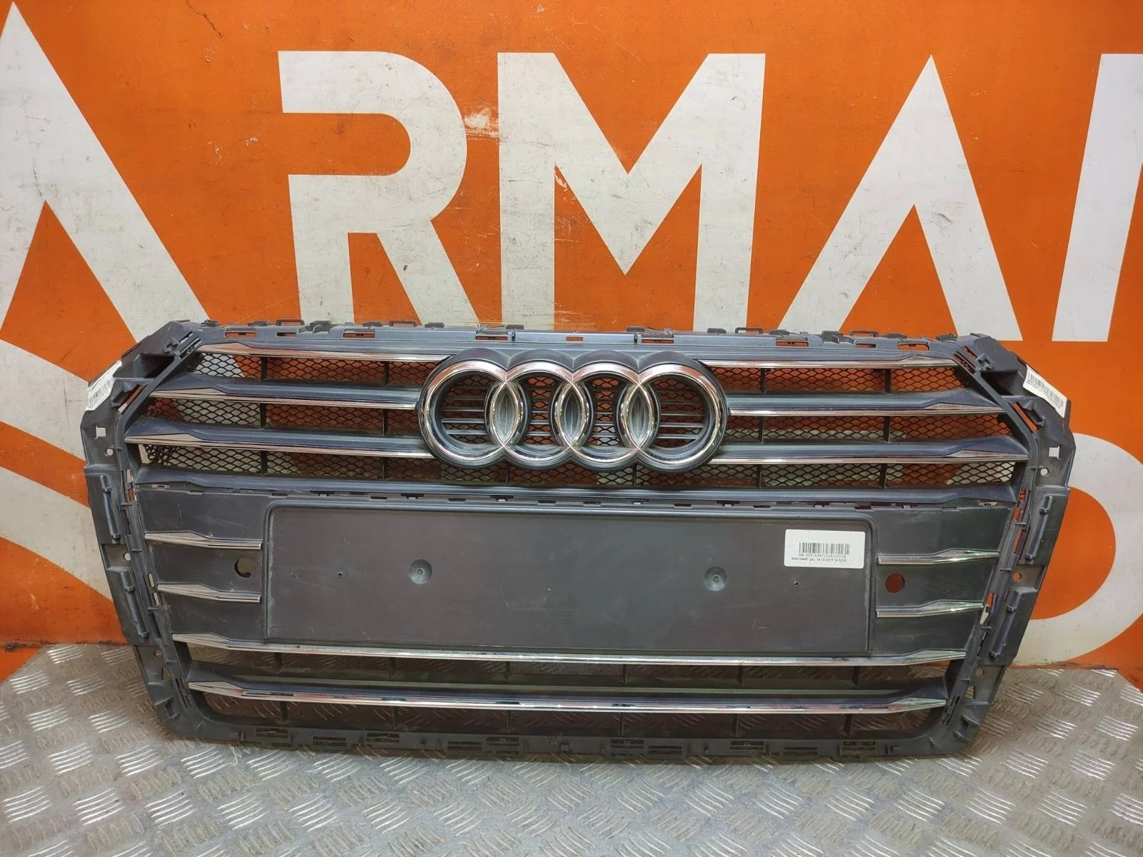 Решетка радиатора AUDI A4 2015-2020 B9