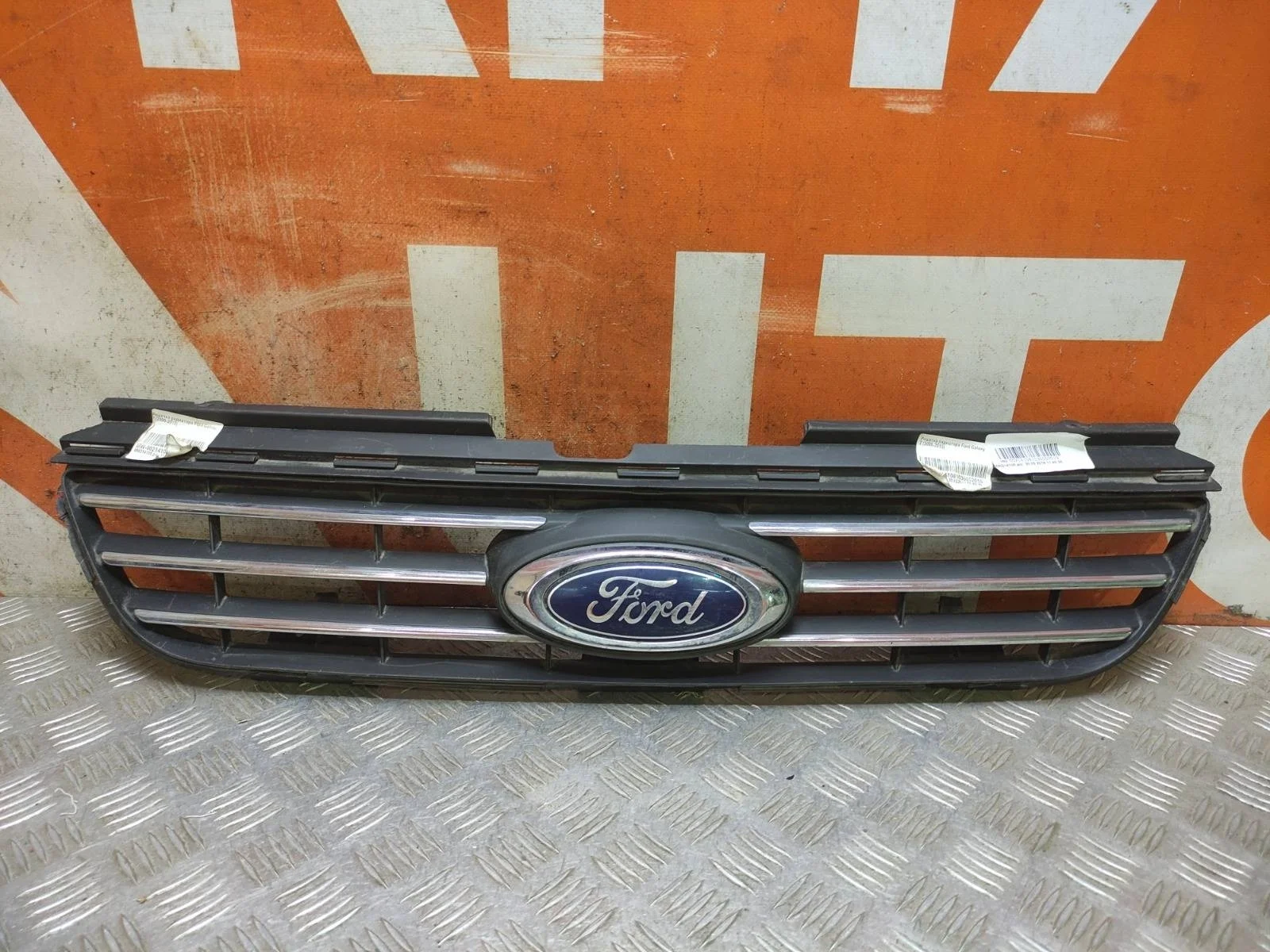 Решетка радиатора FORD Galaxy 2010-2015