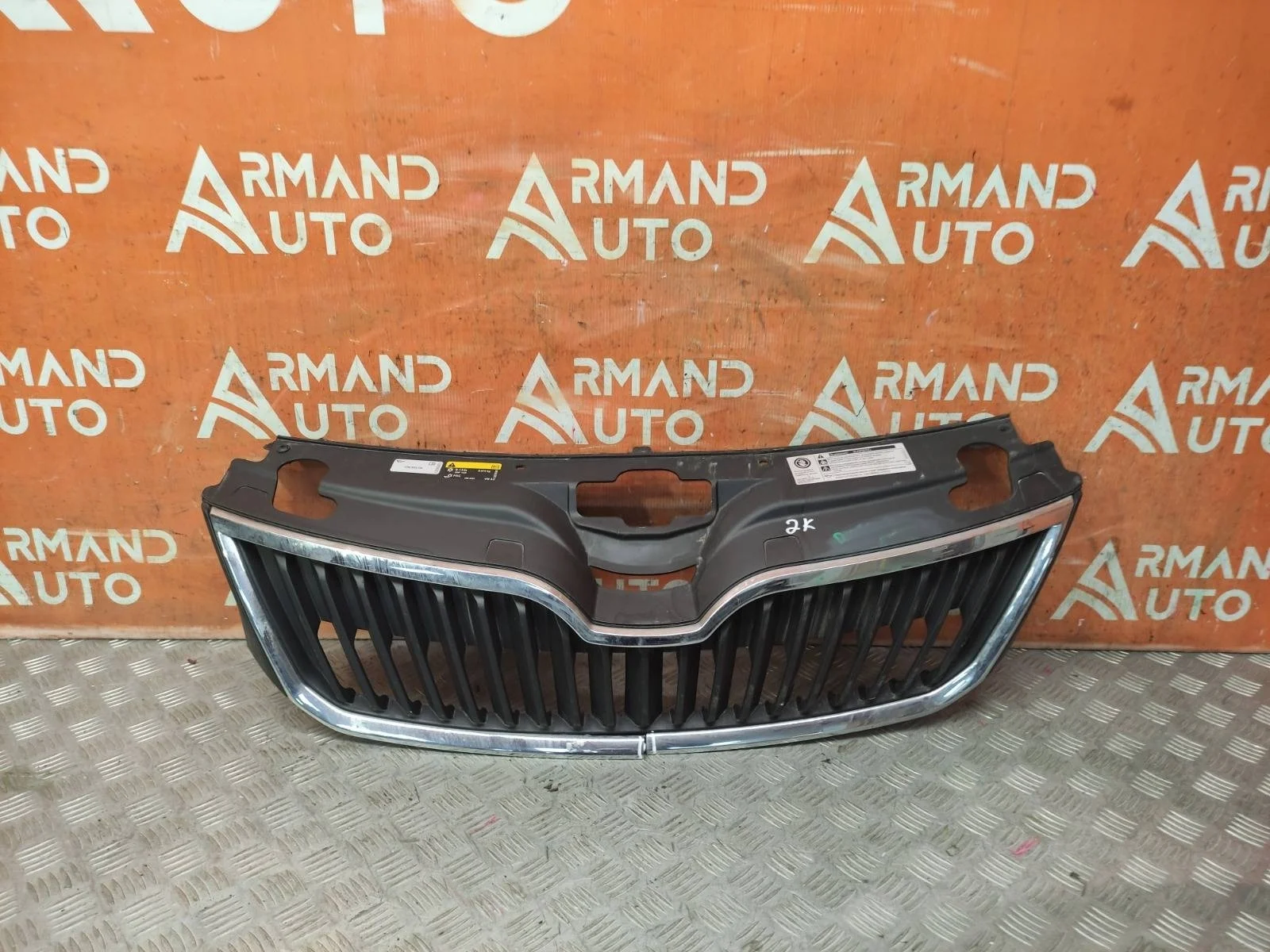 Решетка радиатора SKODA RAPID 2014-2020