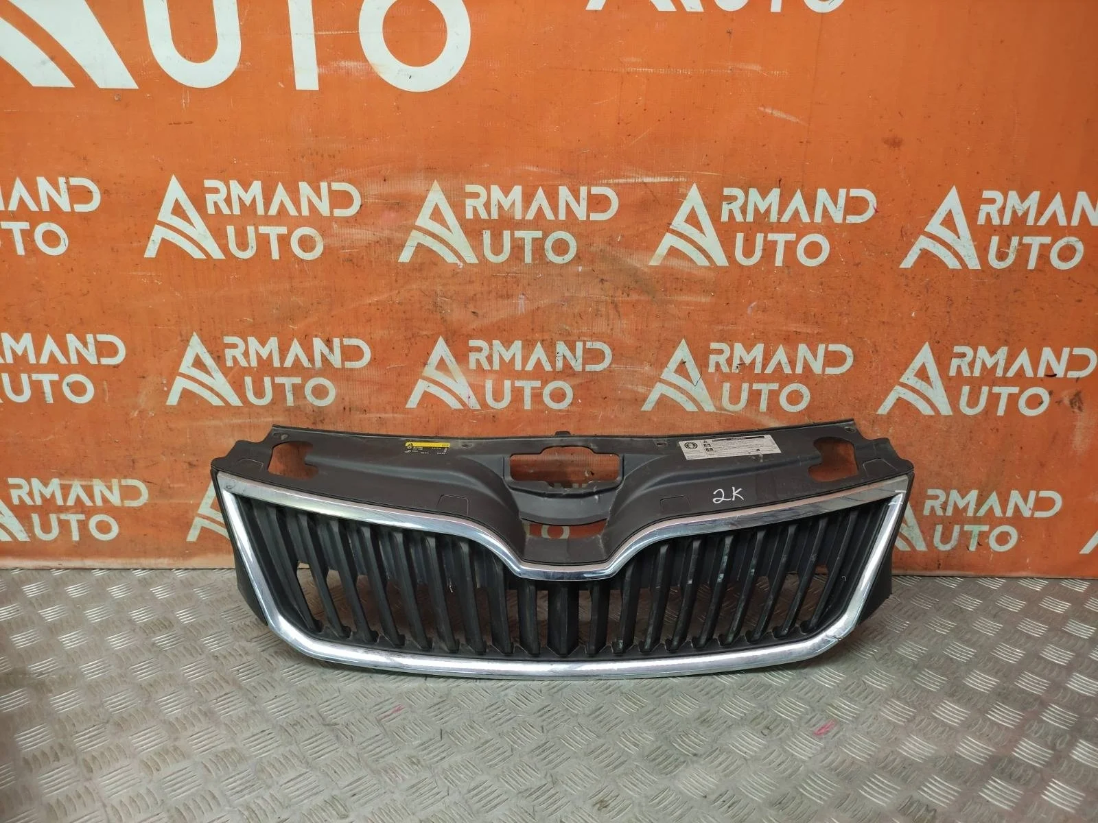 Решетка радиатора SKODA RAPID 2014-2020