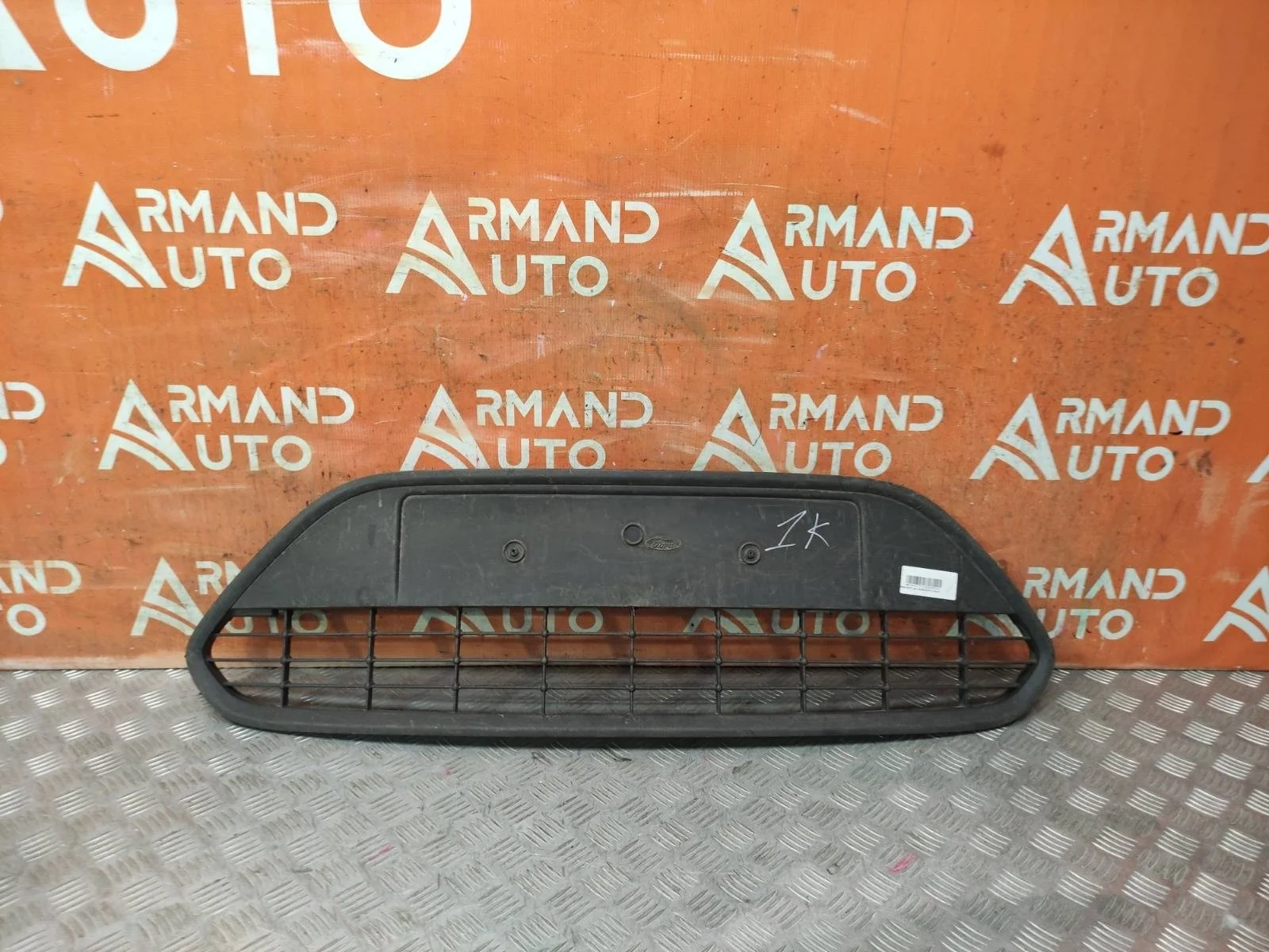 Решетка бампера FORD Focus 2008-2011