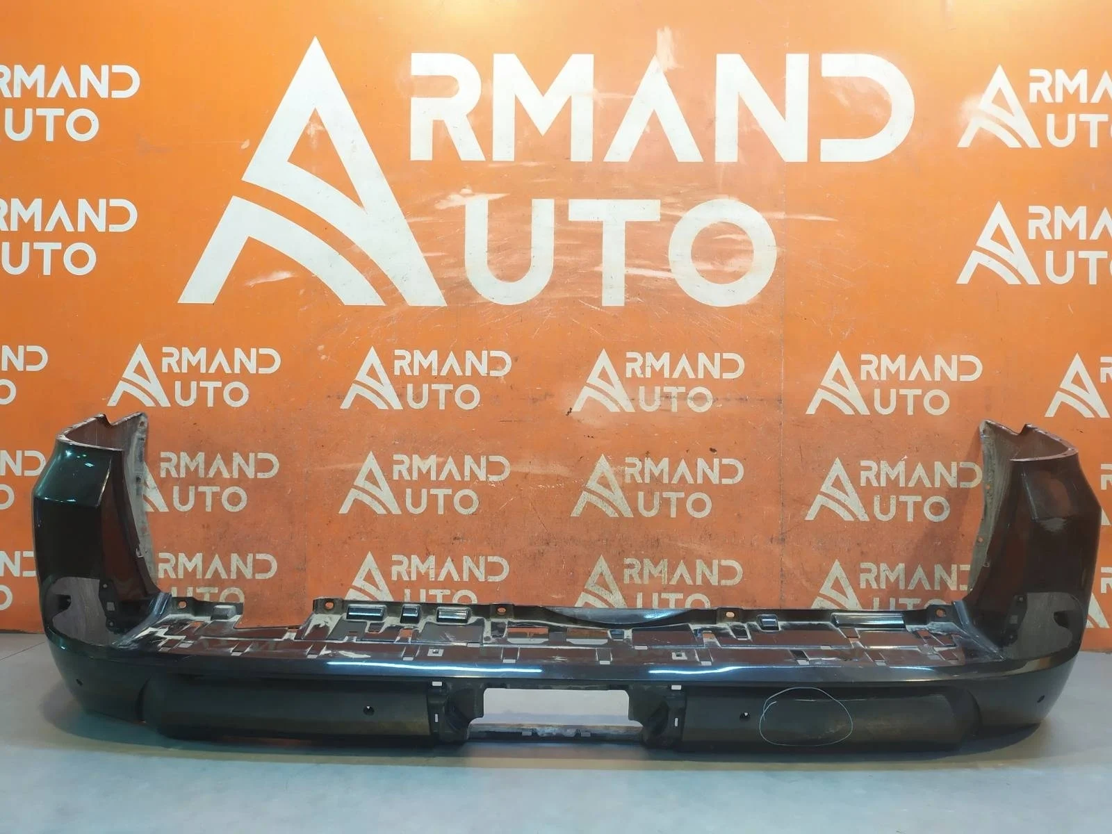 Бампер Lexus LX 2015-2023 URJ200