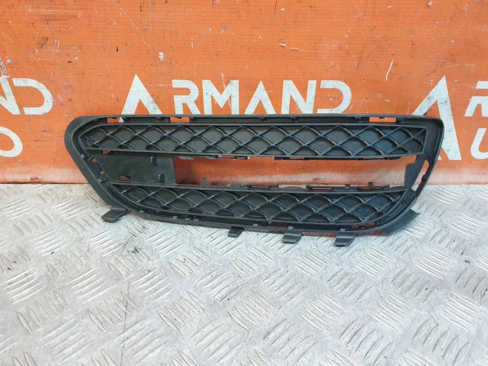 Решетка бампера Mercedes -Class 2009-2013 W212, S212