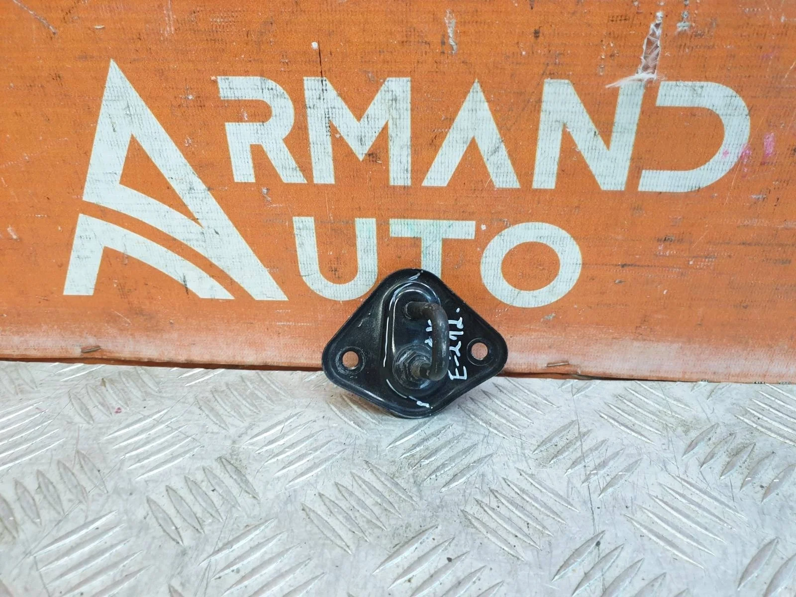 Петля замка капота Mercedes -Class 2009-2016 W212, S212, C207