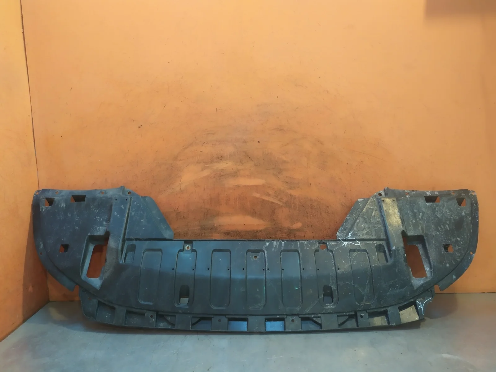 Пыльник бампера Mitsubishi Outlander 2012-нв 3