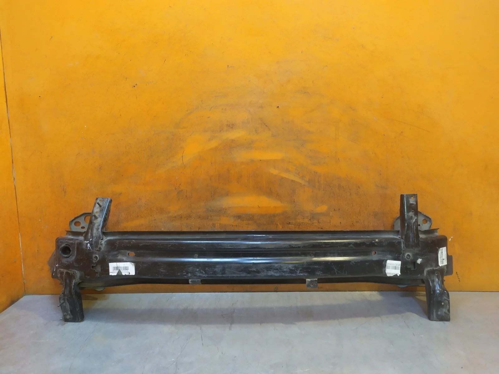 Усилитель бампера Kia Sorento 2012-2019 XM