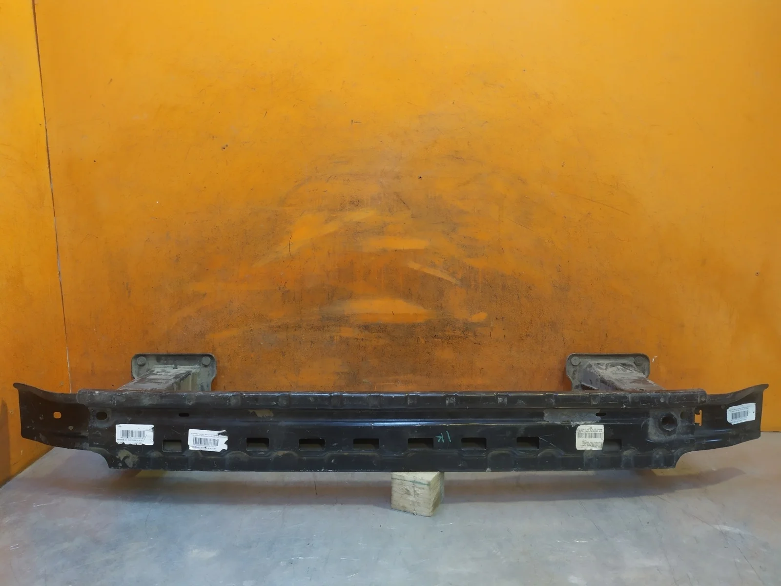 Усилитель бампера Mercedes GL GLS-Class 2012-2019 X166